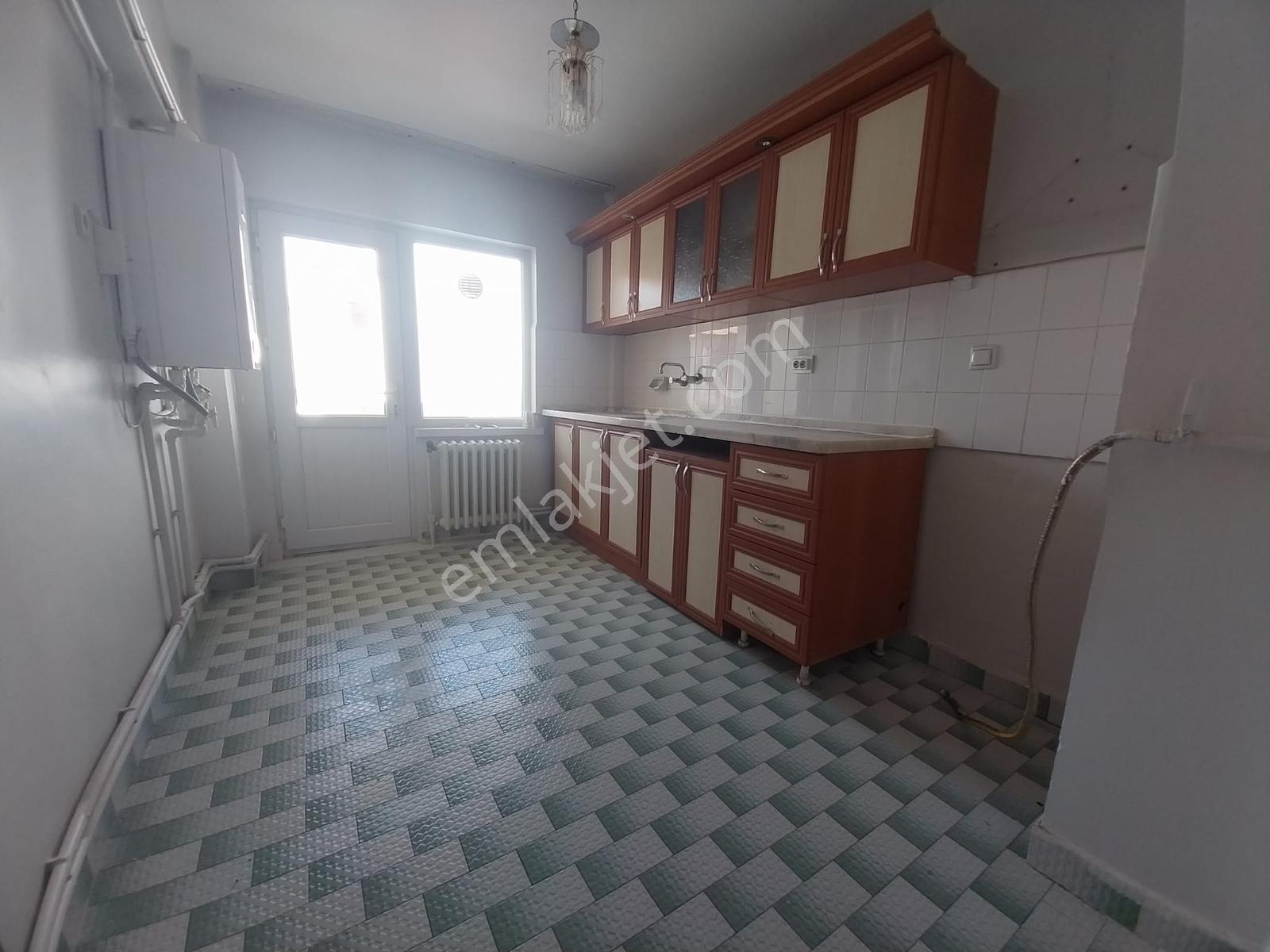 Kurtuluş Çarşı Merkez Kombili Balkonlu Kiralık 3+1 Daire - Görsel 24
