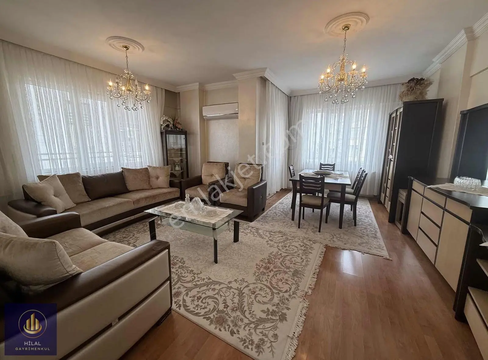 Yeditepe Mahallesinde Köşe Başı Satlık Geniş 3+1 Daire