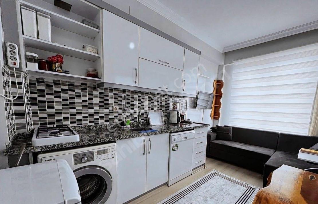 Coldwell Banker'den Bahçelievler'de Satılık Eşyalı 1+1 Daire - Görsel 11
