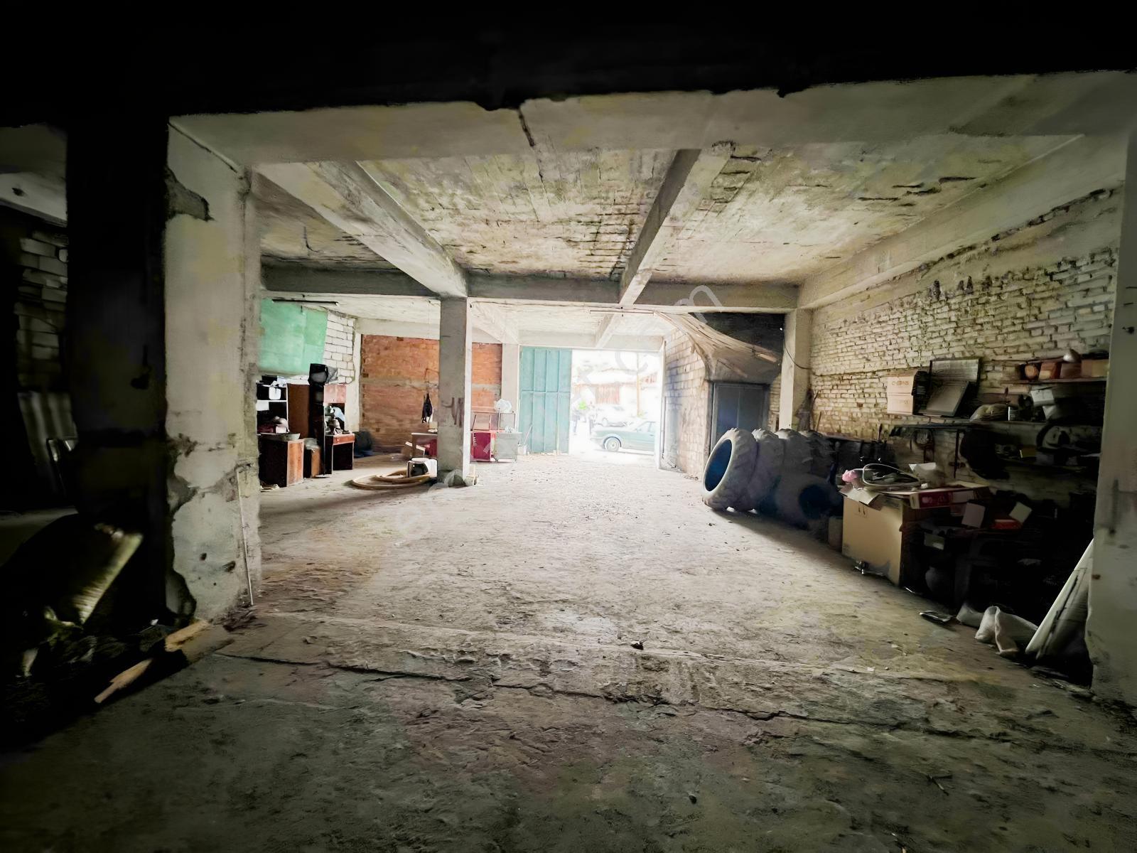 Bergama Zafer Mah.'de Satılık 2 Müstakil Ev Ve 1 Depo - Görsel 8