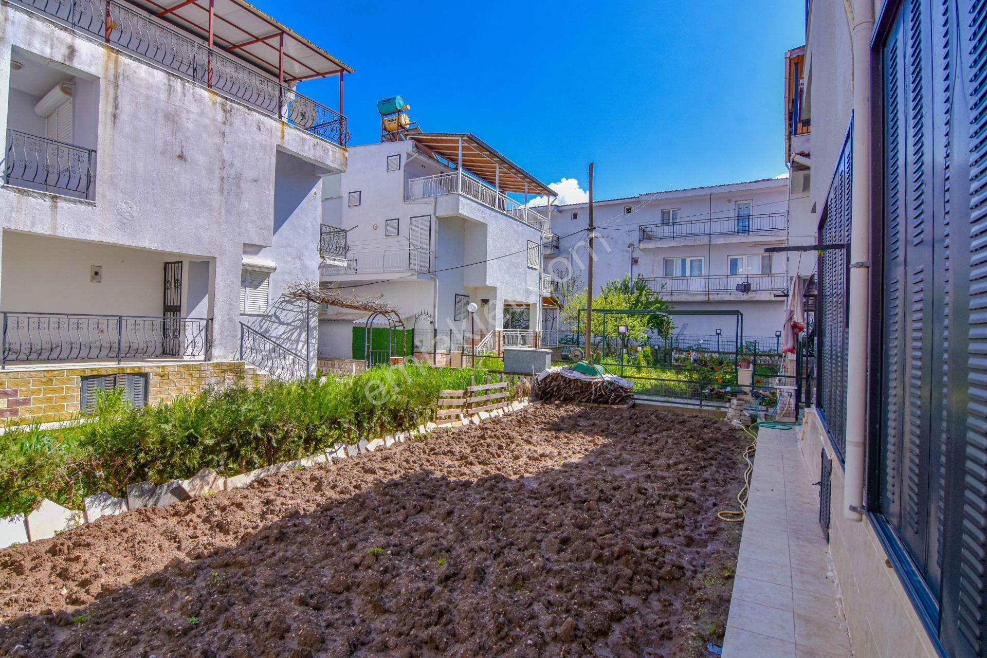 Kuşadası Güzelçamlı'da Sahile Komşu 3+1 Tripleks Yazlık - Görsel 3