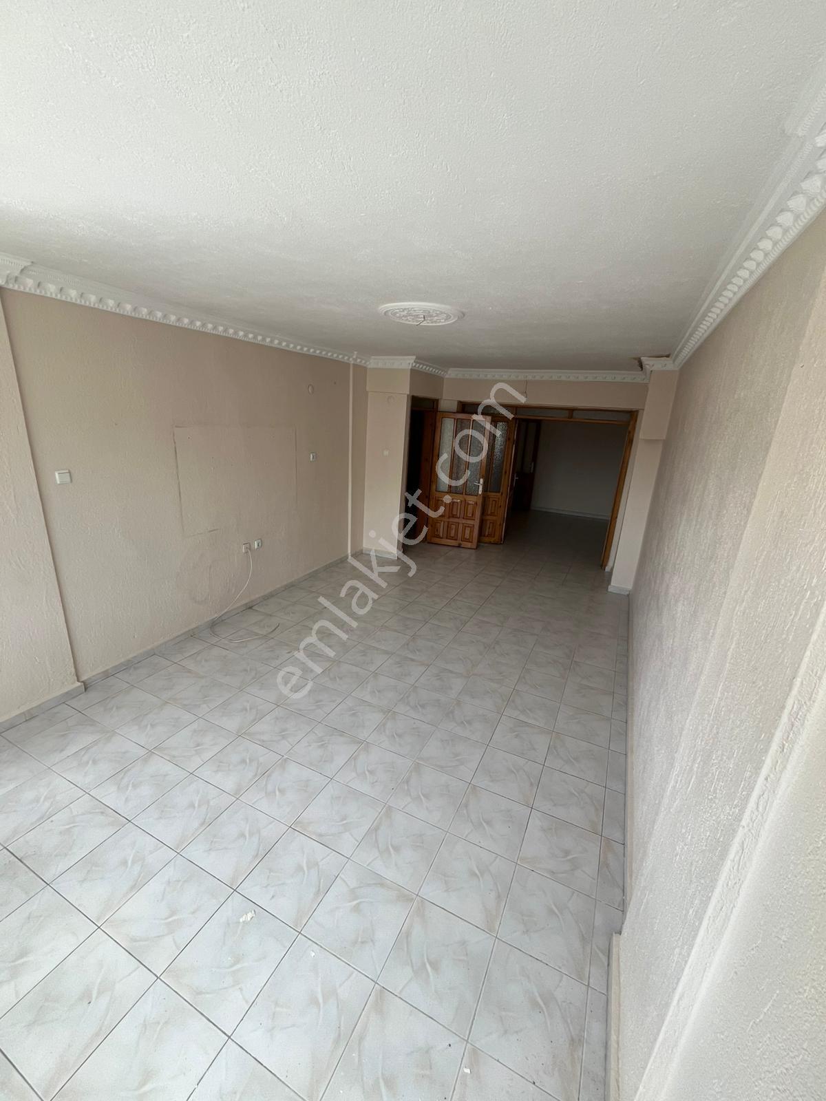 Bergama Maltepe Mahallesi Cadde Üzerinde Satılık 3+1 Daire - Görsel 24
