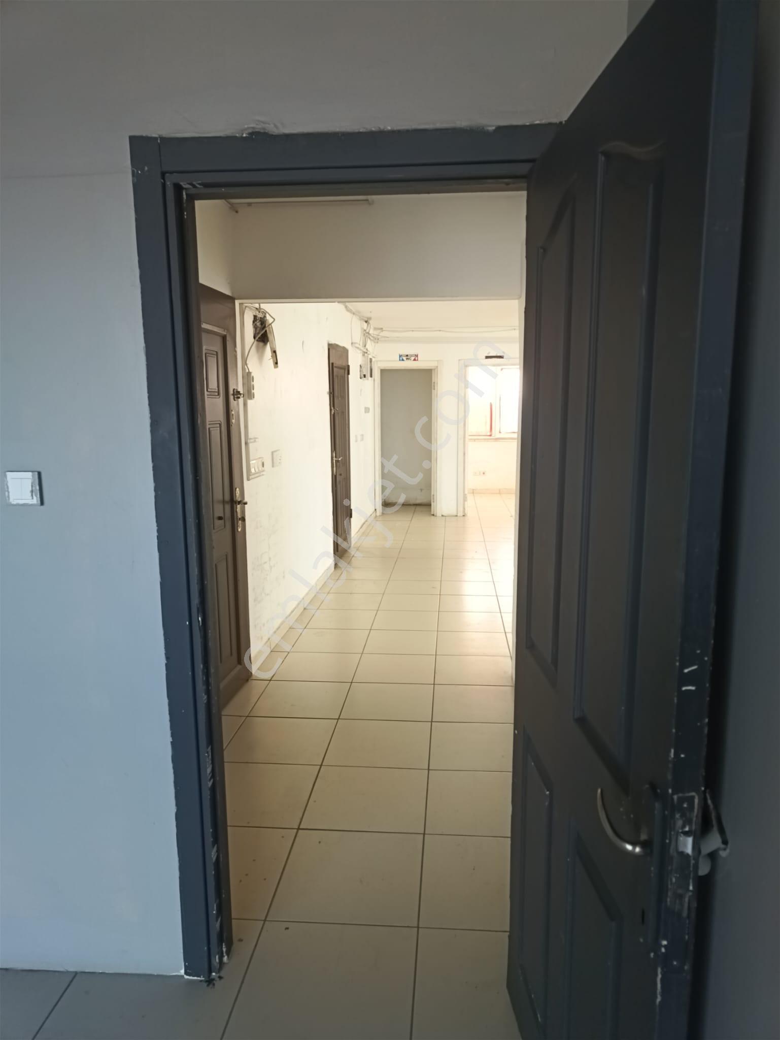 Sancaktepe-sarıgazi, Atatürk Caddesi Üzeri-teraslı Kiralık Plaza Katı - Görsel 3