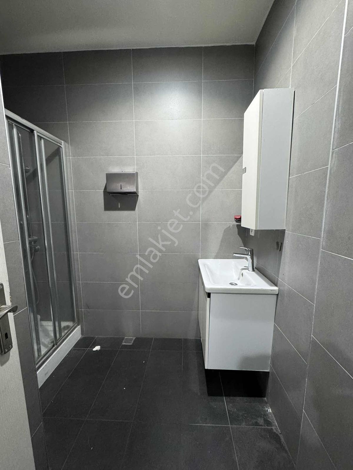 Kurtköy Yenişehir Mahallesi'nde 184 M2 Kdv'li Kiralık Dükkan - Görsel 18