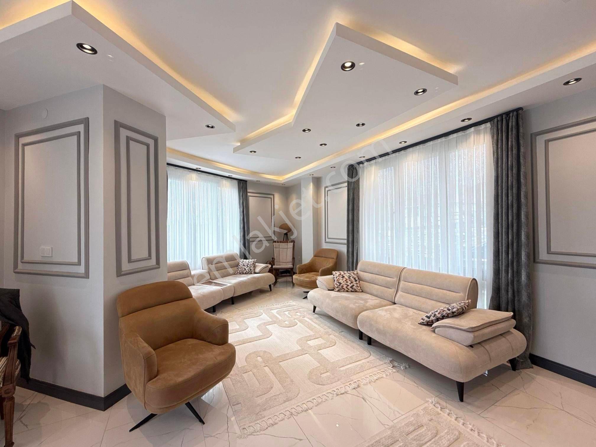 Akçakoca Ayazlı Mahallesi'nde 401 M2 Arsa İçerisind 6+2 453 M2 Satılık Tripleks Villa - Görsel 4