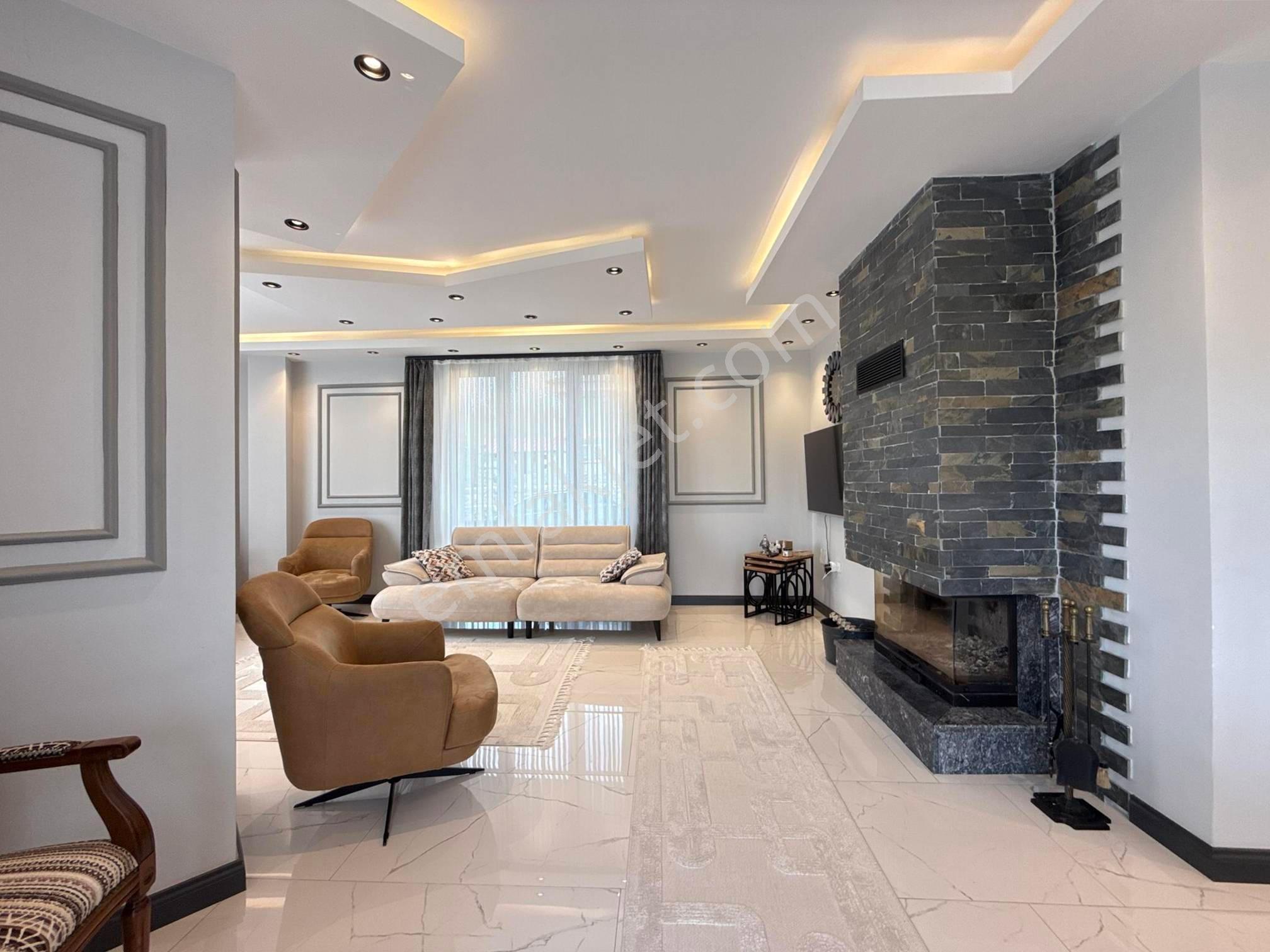 Akçakoca Ayazlı Mahallesi'nde 401 M2 Arsa İçerisind 6+2 453 M2 Satılık Tripleks Villa - Görsel 3