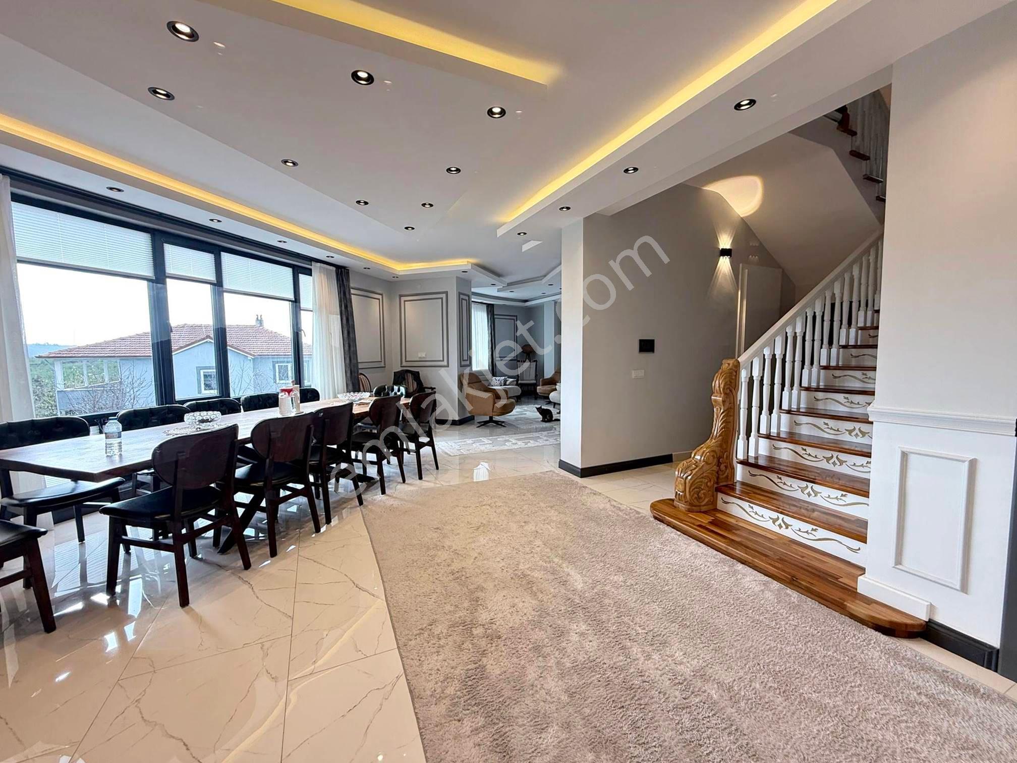 Akçakoca Ayazlı Mahallesi'nde 401 M2 Arsa İçerisind 6+2 453 M2 Satılık Tripleks Villa - Görsel 6