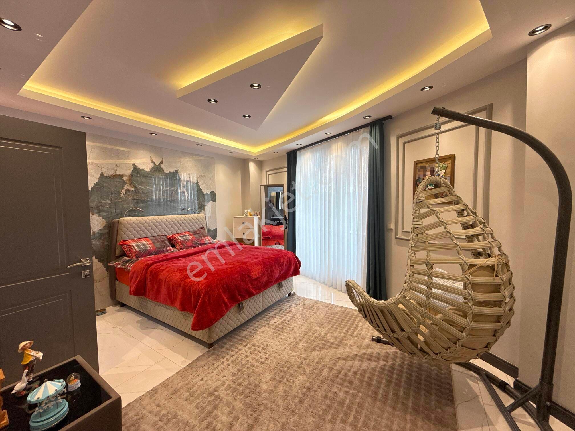 Akçakoca Ayazlı Mahallesi'nde 401 M2 Arsa İçerisind 6+2 453 M2 Satılık Tripleks Villa - Görsel 13
