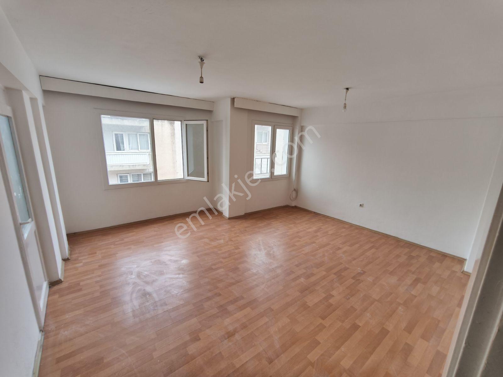 Halilrıfatpaşa Caddesinde 2+1 Aydınlık Çift Cephe Kiralık Daire - Görsel 13