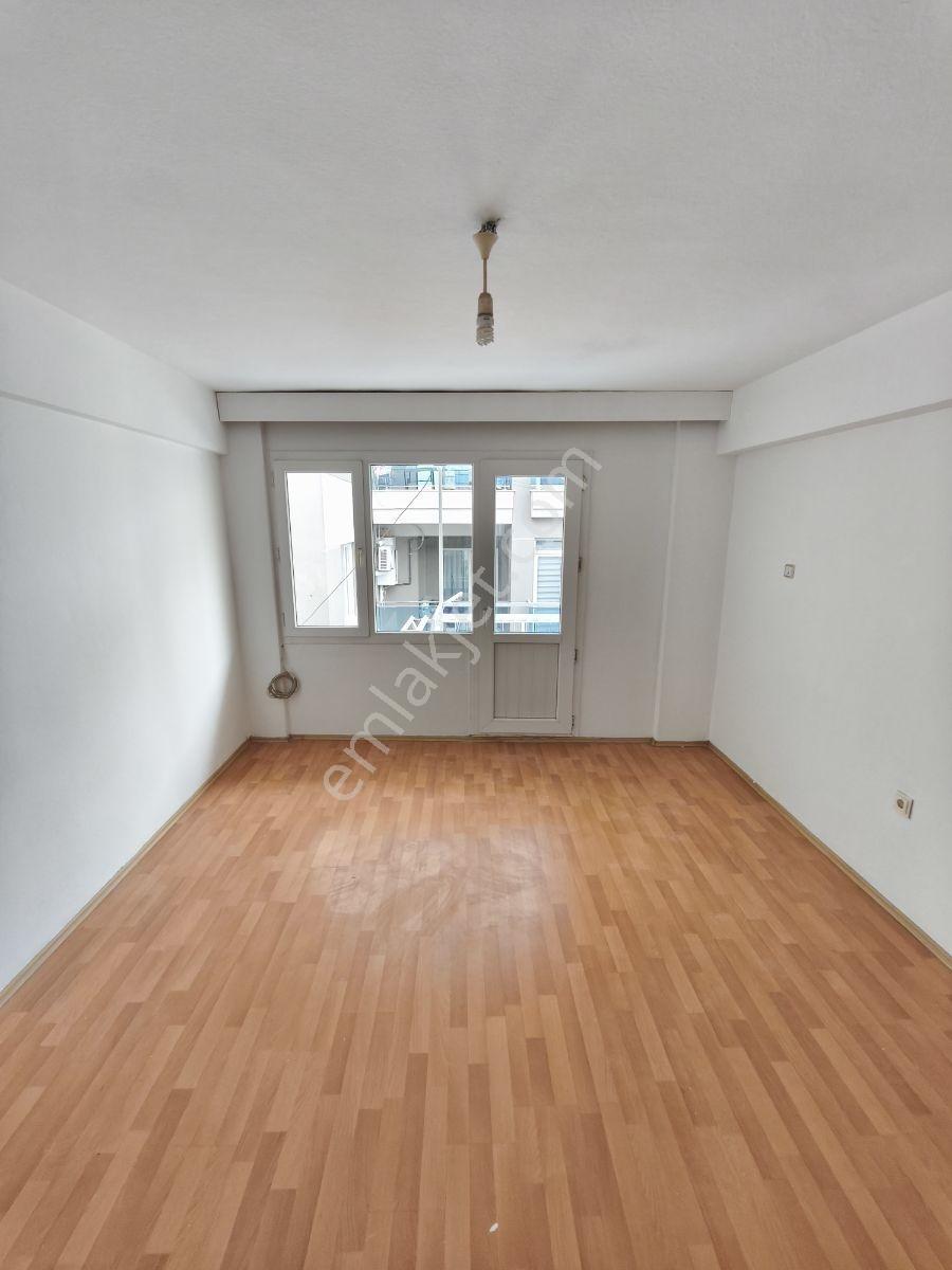 Halilrıfatpaşa Caddesinde 2+1 Aydınlık Çift Cephe Kiralık Daire - Görsel 15