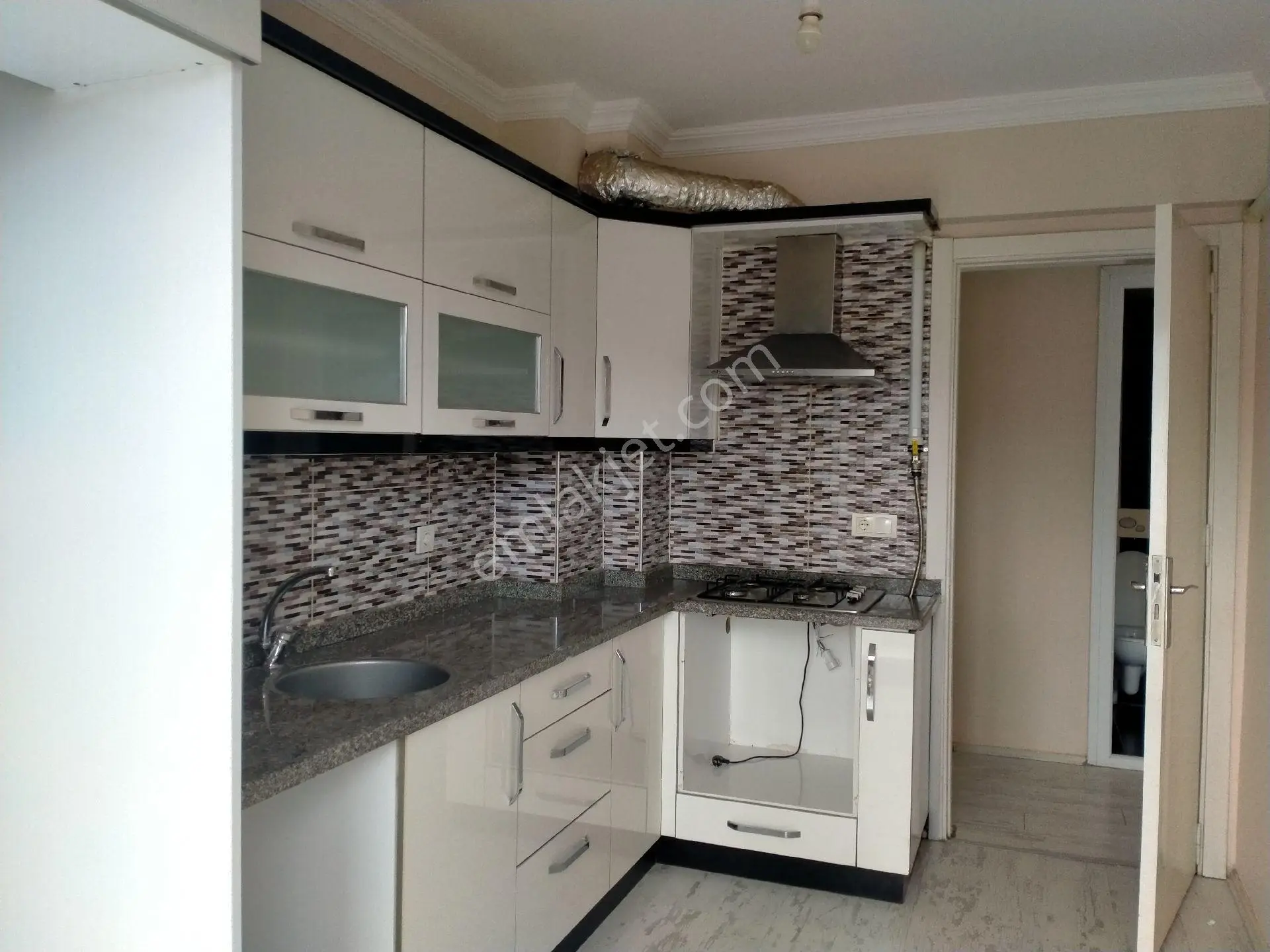 Kiralık Daire Yaşar Emlâk Tan