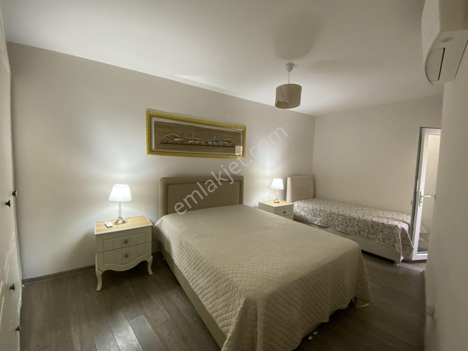 Çeşme Marina Yakını 3 0da 2 Salon Kapalı Şık Verandalı Satılık Dubleks Lüks Daire - Görsel 28