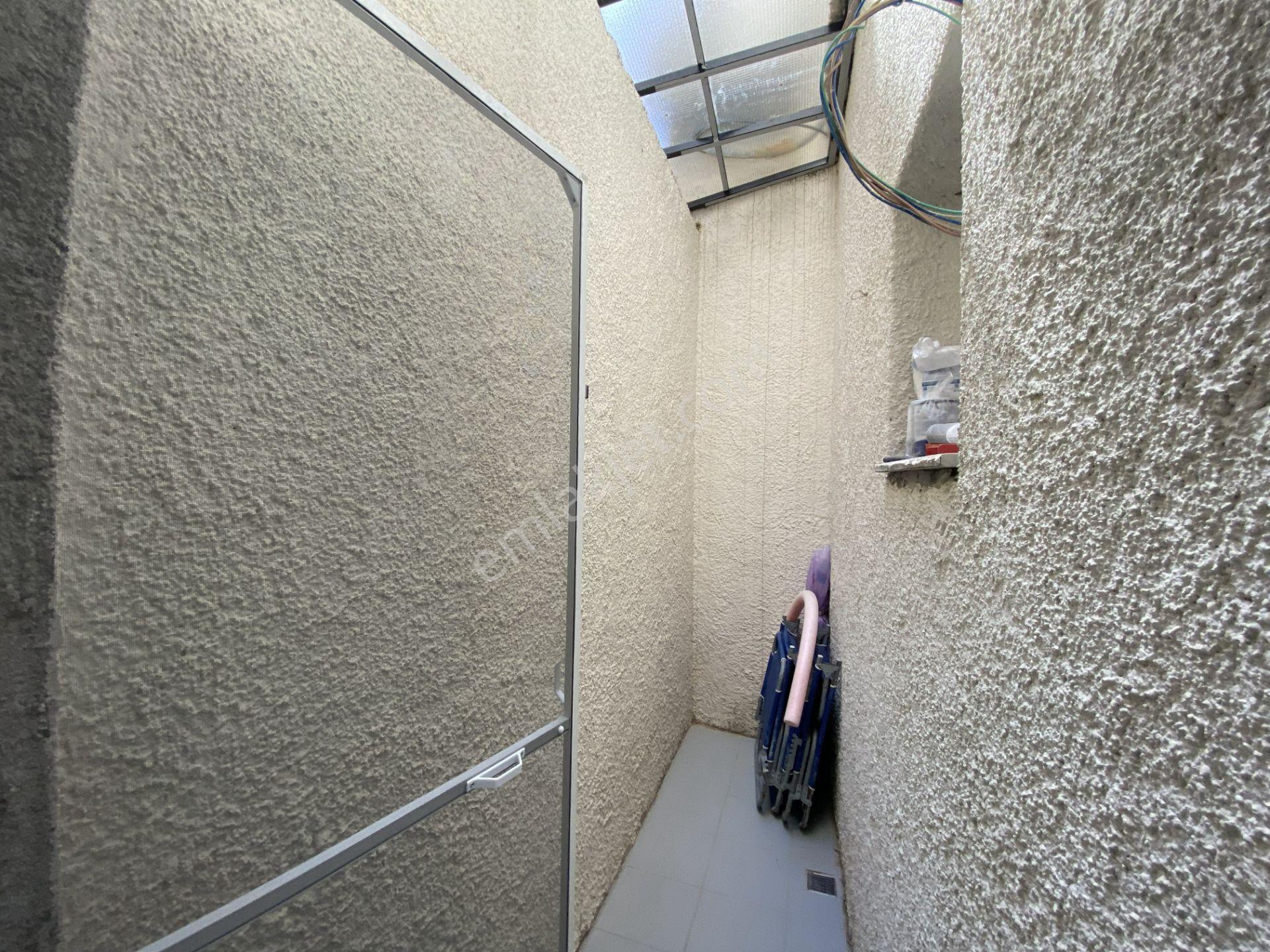 Çeşme Marina Yakını 3 0da 2 Salon Kapalı Şık Verandalı Satılık Dubleks Lüks Daire - Görsel 30
