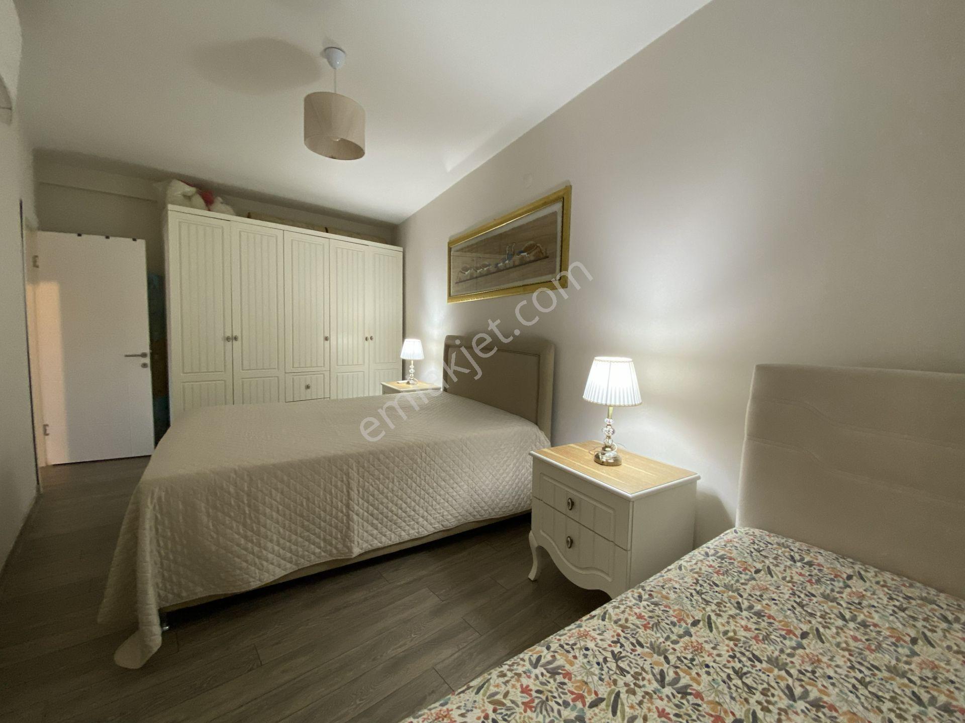 Çeşme Marina Yakını 3 0da 2 Salon Kapalı Şık Verandalı Satılık Dubleks Lüks Daire - Görsel 29