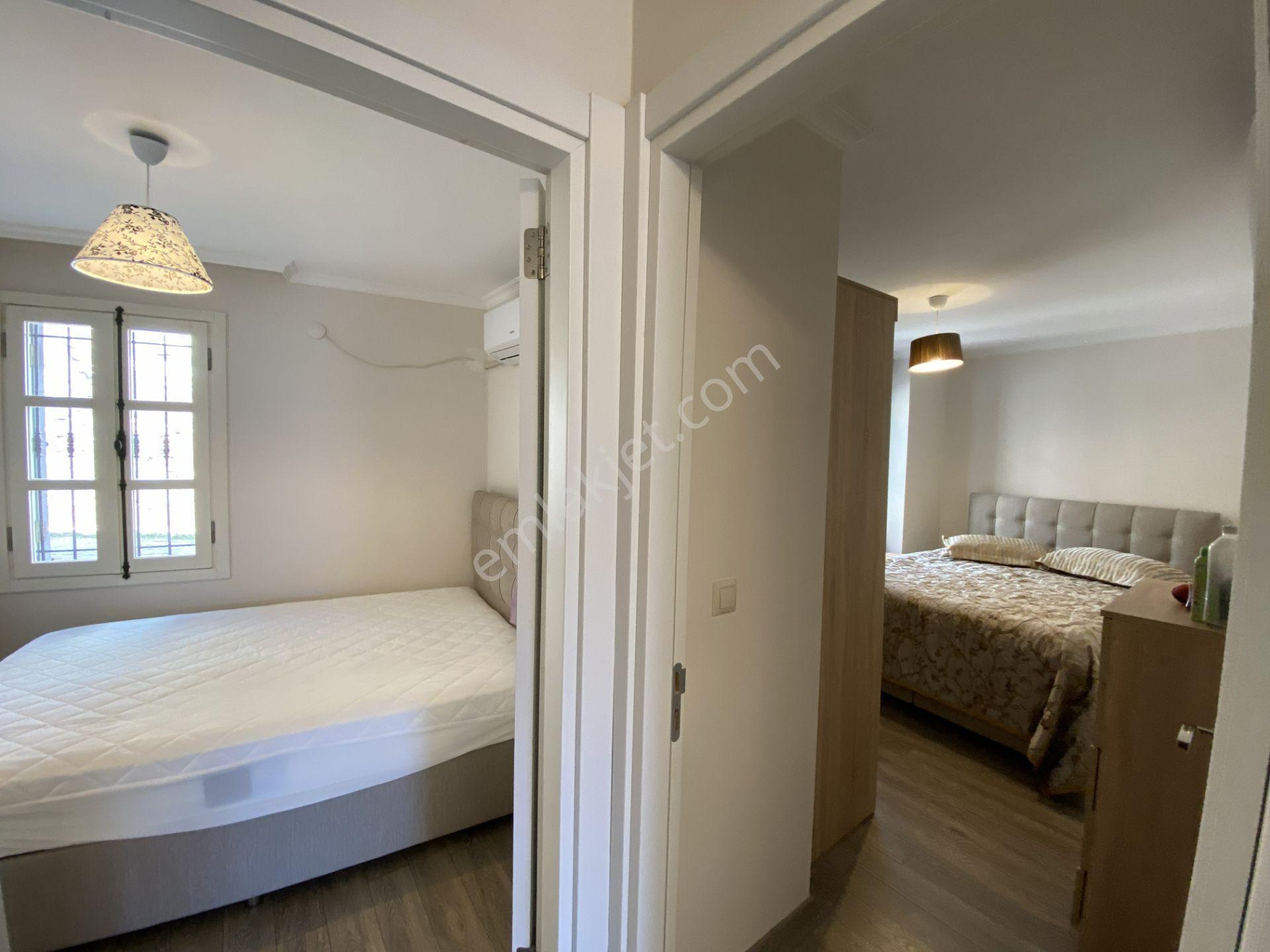 Çeşme Marina Yakını 3 0da 2 Salon Kapalı Şık Verandalı Satılık Dubleks Lüks Daire - Görsel 15