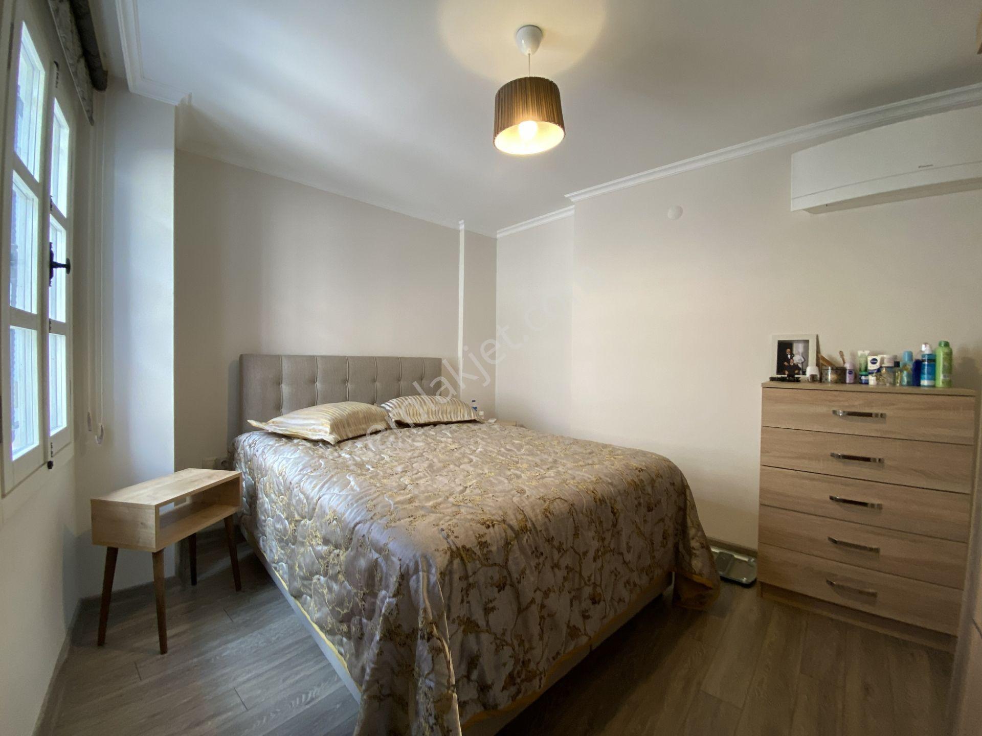 Çeşme Marina Yakını 3 0da 2 Salon Kapalı Şık Verandalı Satılık Dubleks Lüks Daire - Görsel 17