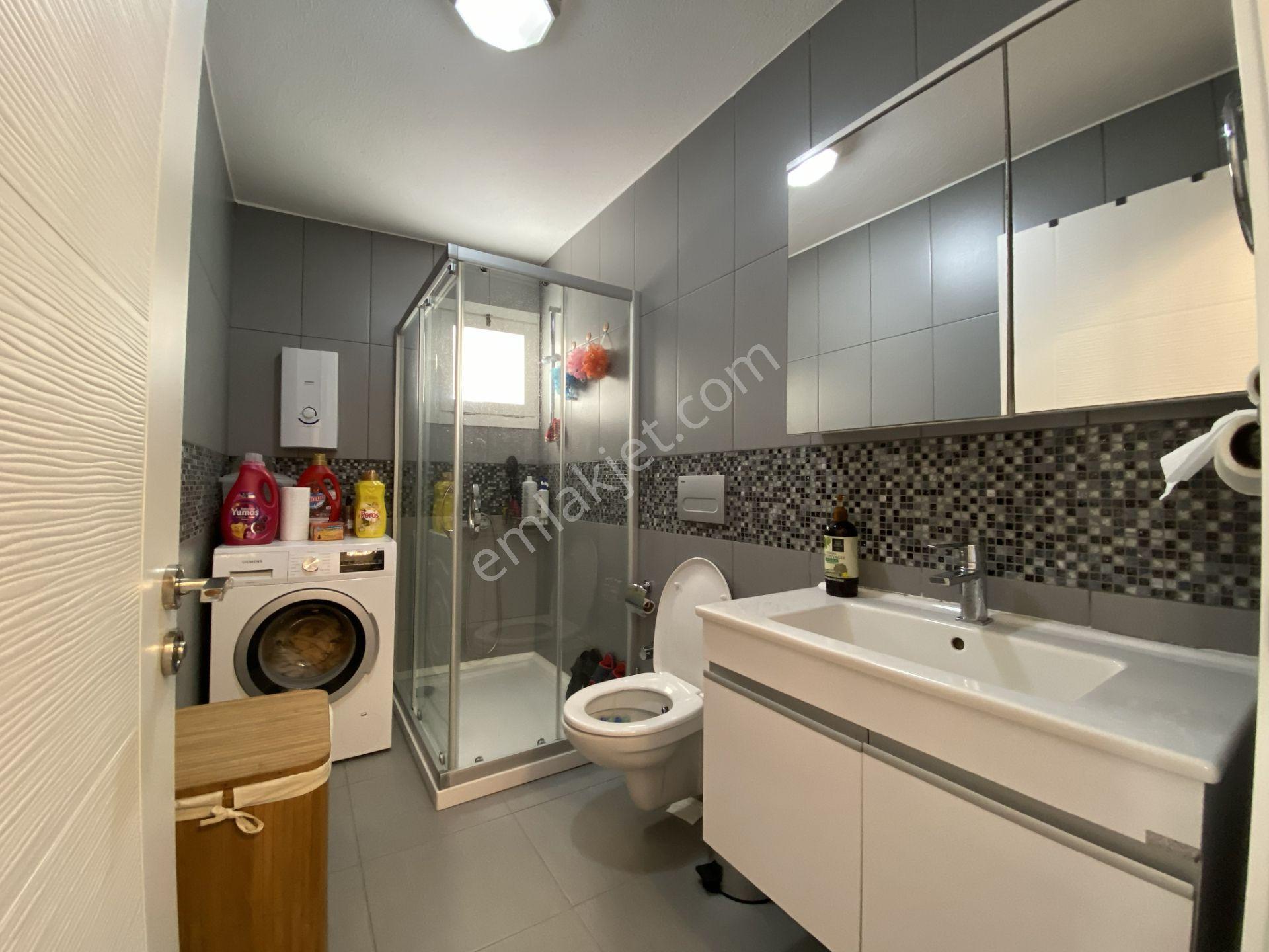 Çeşme Marina Yakını 3 0da 2 Salon Kapalı Şık Verandalı Satılık Dubleks Lüks Daire - Görsel 21