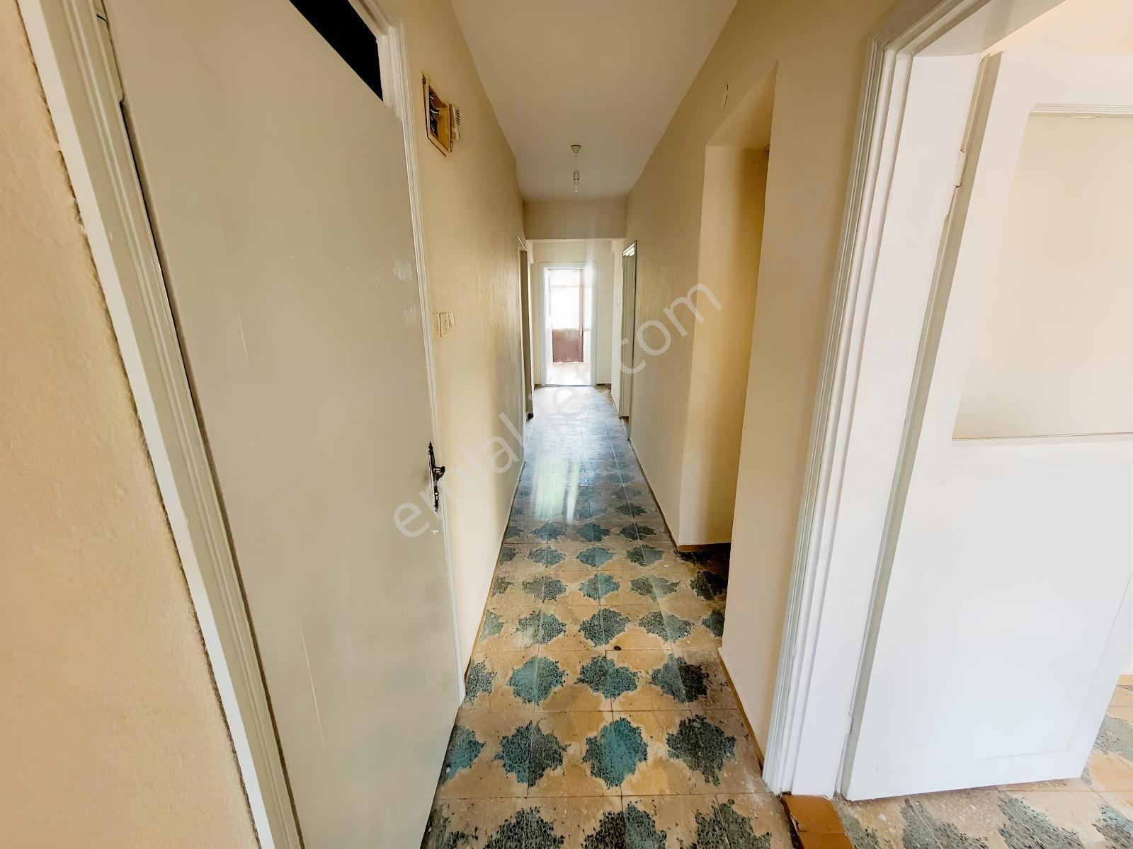 Edremit Gaziilyas Mah.de Ara Kat 3+1 Kiralık Daire - Görsel 23