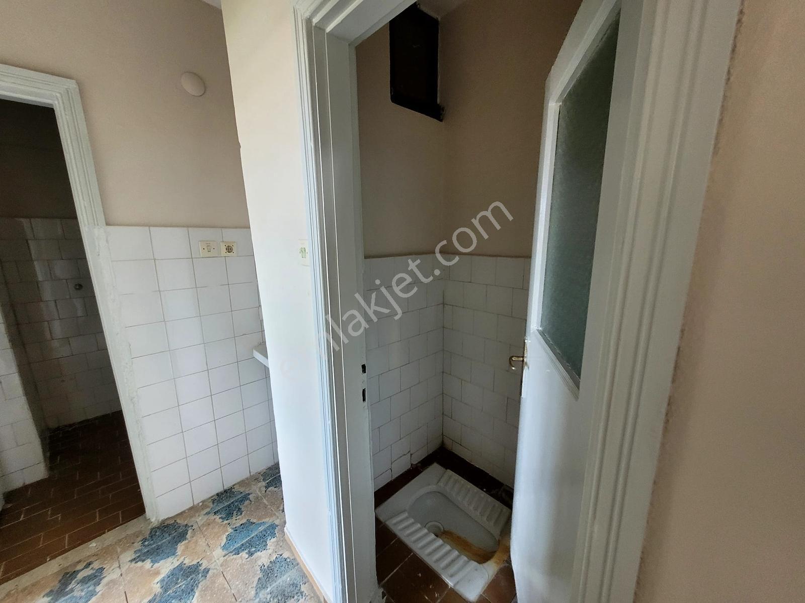 Edremit Gaziilyas Mah.de Ara Kat 3+1 Kiralık Daire - Görsel 13