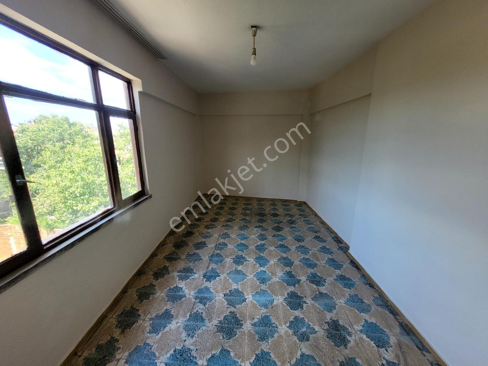 Edremit Gaziilyas Mah.de Ara Kat 3+1 Kiralık Daire - Görsel 11