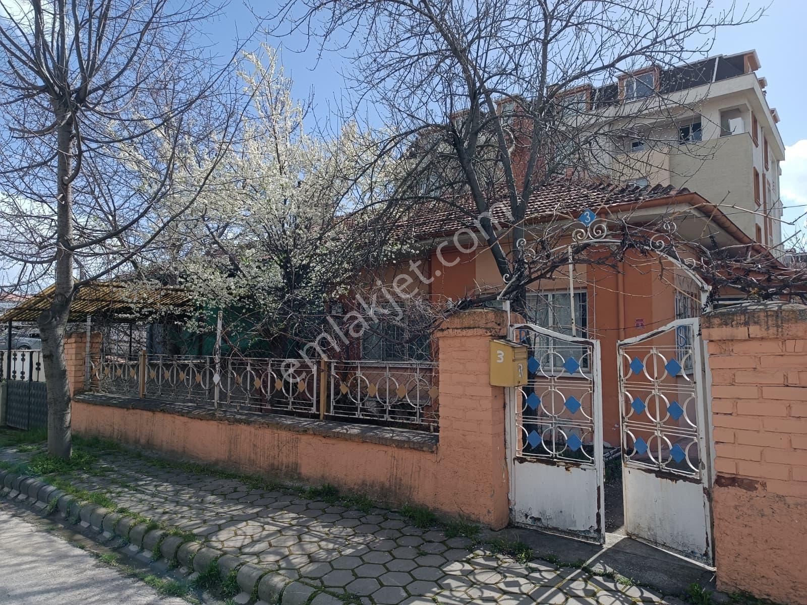 Century 21 Vizyondan Ertuğrulgazi Mah. Satılık 2+1 Müstakil Ev