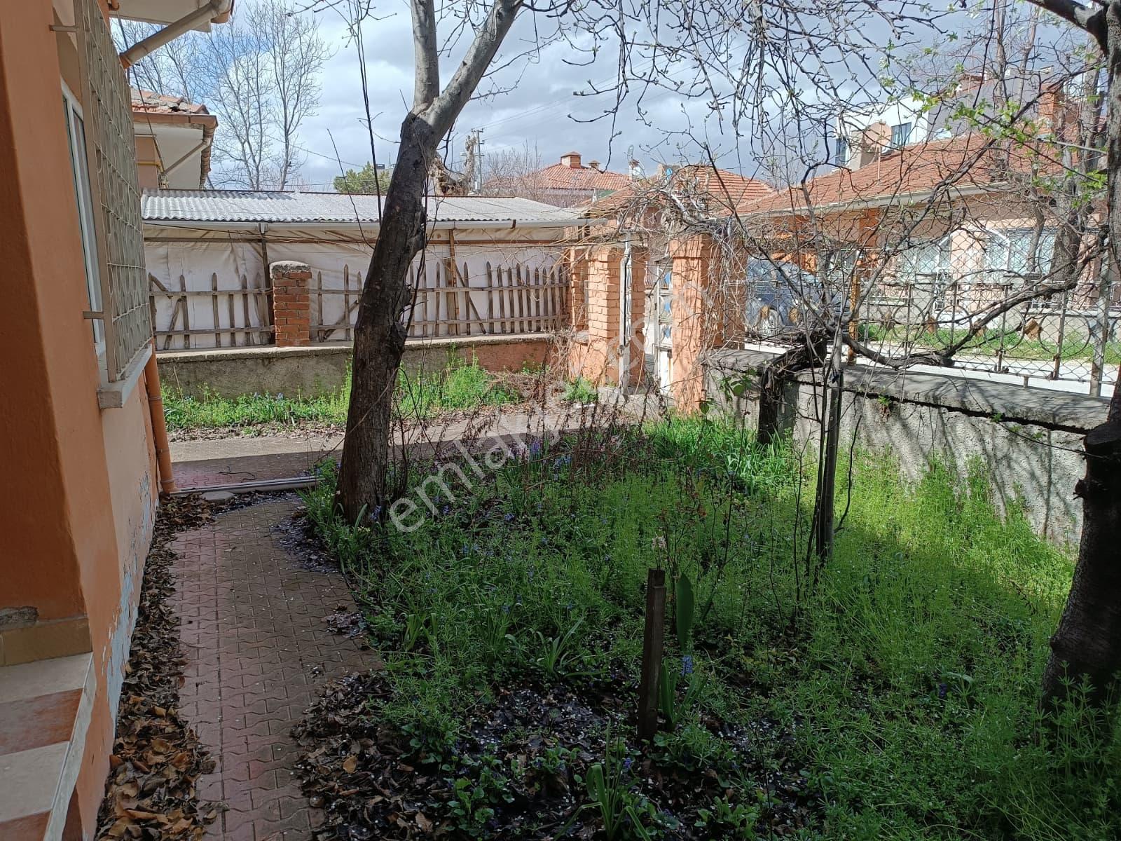 Century 21 Vizyondan Ertuğrulgazi Mah. Satılık 2+1 Müstakil Ev - Görsel 4
