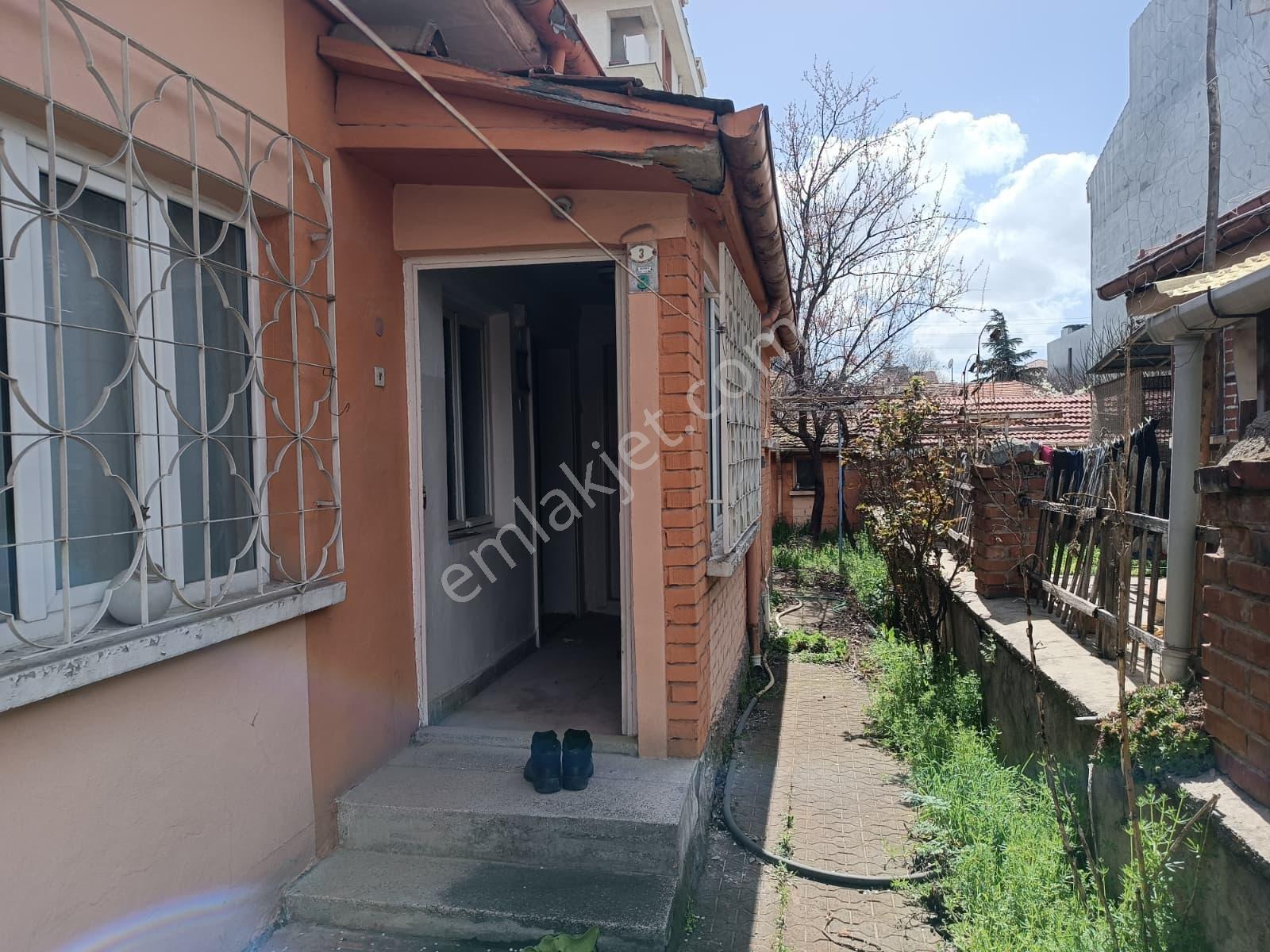 Century 21 Vizyondan Ertuğrulgazi Mah. Satılık 2+1 Müstakil Ev - Görsel 6