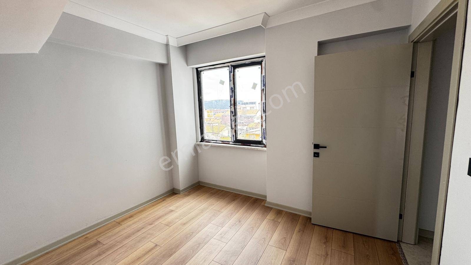 Satılık Güzel Konumda Sıfır Binada 140 M2 Dublex Daire - Görsel 9