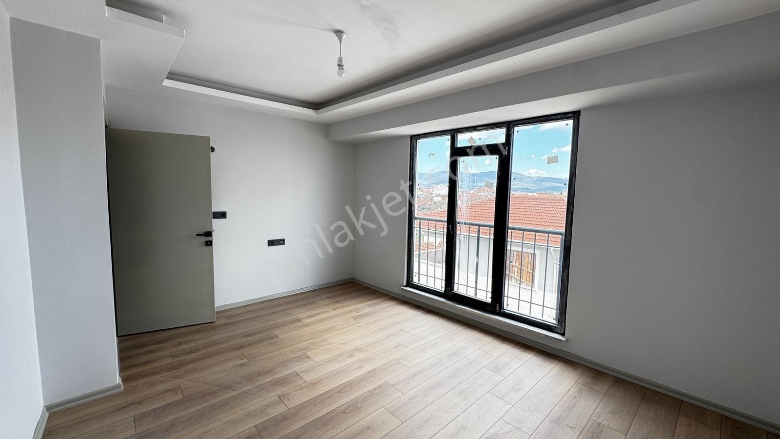 Satılık Güzel Konumda Sıfır Binada 140 M2 Dublex Daire - Görsel 15