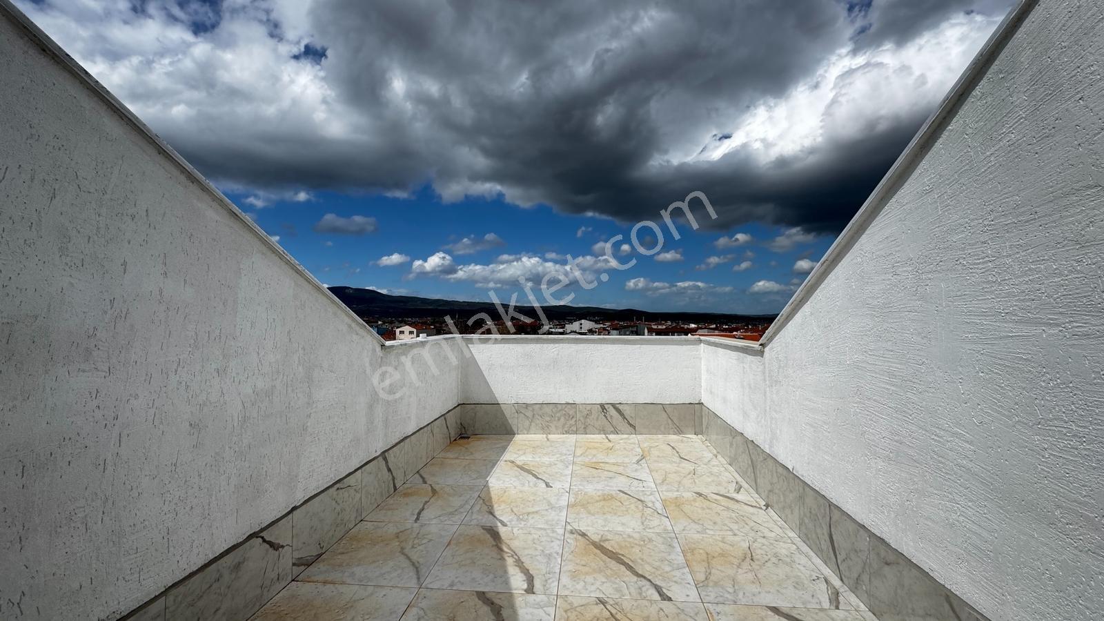 Satılık Güzel Konumda Sıfır Binada 140 M2 Dublex Daire - Görsel 20