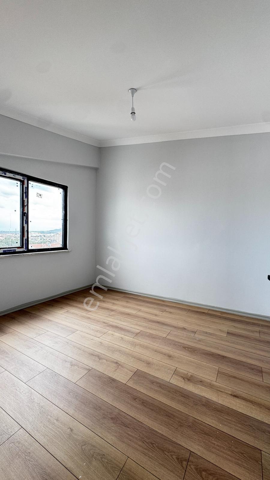 Satılık Güzel Konumda Sıfır Binada 140 M2 Dublex Daire - Görsel 3