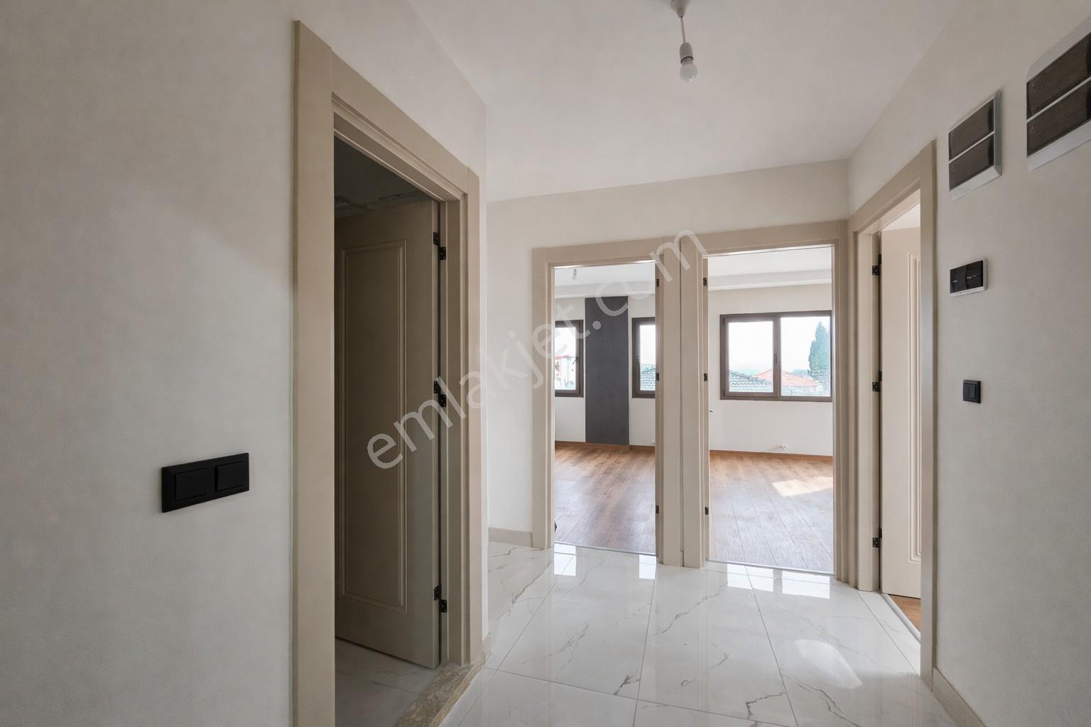 Altınova'da Butik Havuzlu Sitede 3+1 Lüks Satılık Daire - Görsel 13