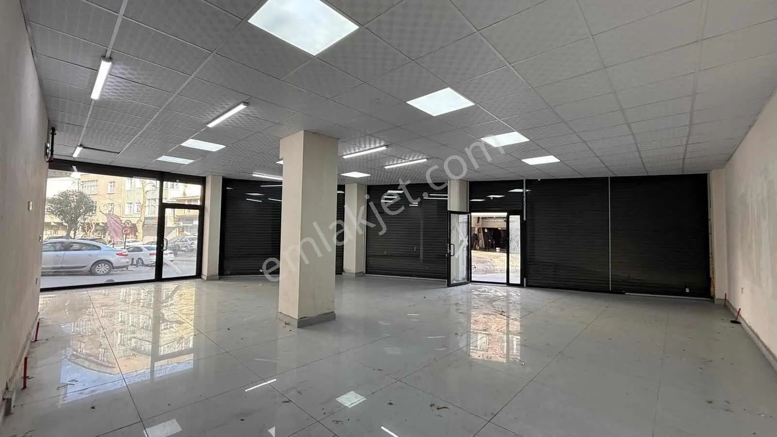 İkitelli´de İşlek Konumda 145 M² Satılık Depolu Dükkan Fırsatı - Görsel 13