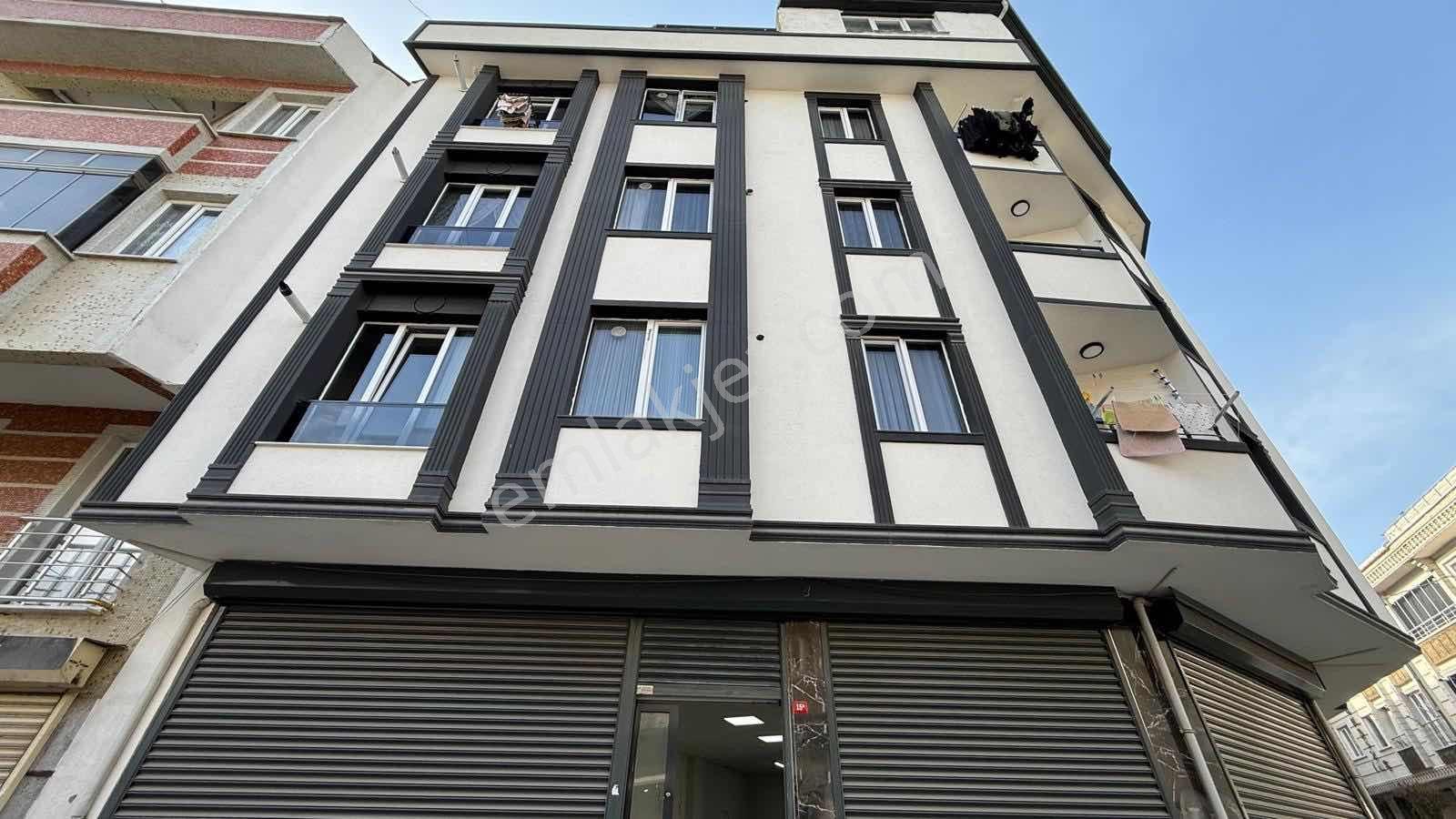 İkitelli´de İşlek Konumda 145 M² Satılık Depolu Dükkan Fırsatı - Görsel 2