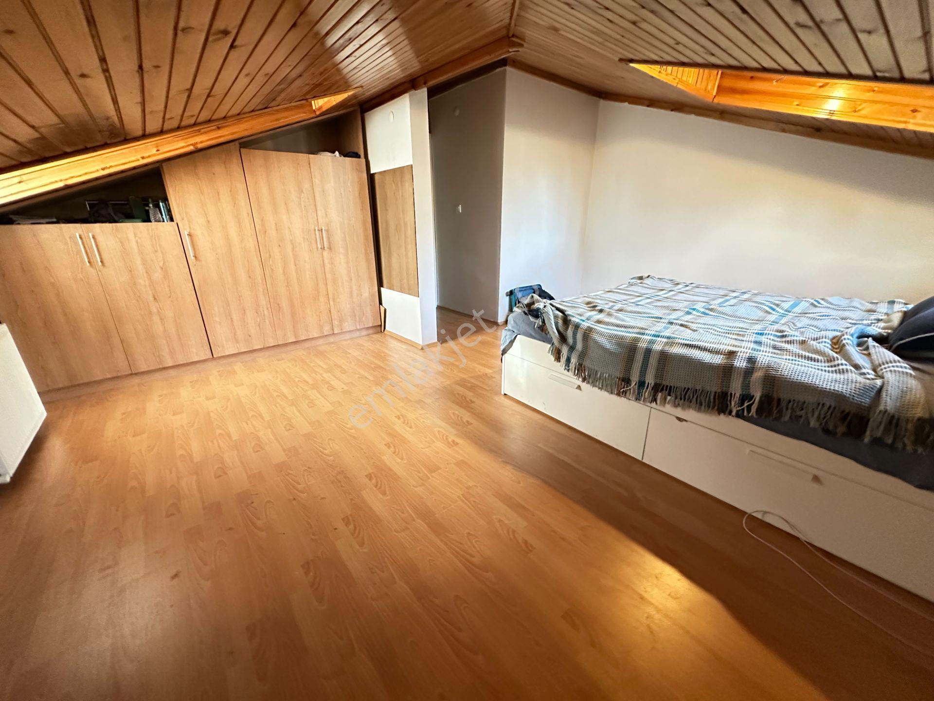 Remax Ümraniye Armağanevler Ayrı Giriş Satılık 3+1 Dubleks Daire - Görsel 13