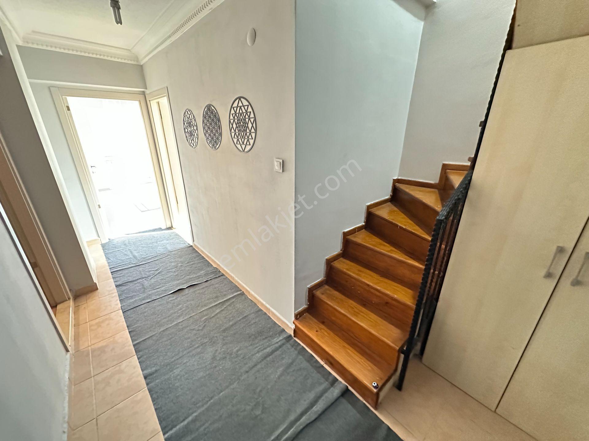 Remax Ümraniye Armağanevler Ayrı Giriş Satılık 3+1 Dubleks Daire - Görsel 10