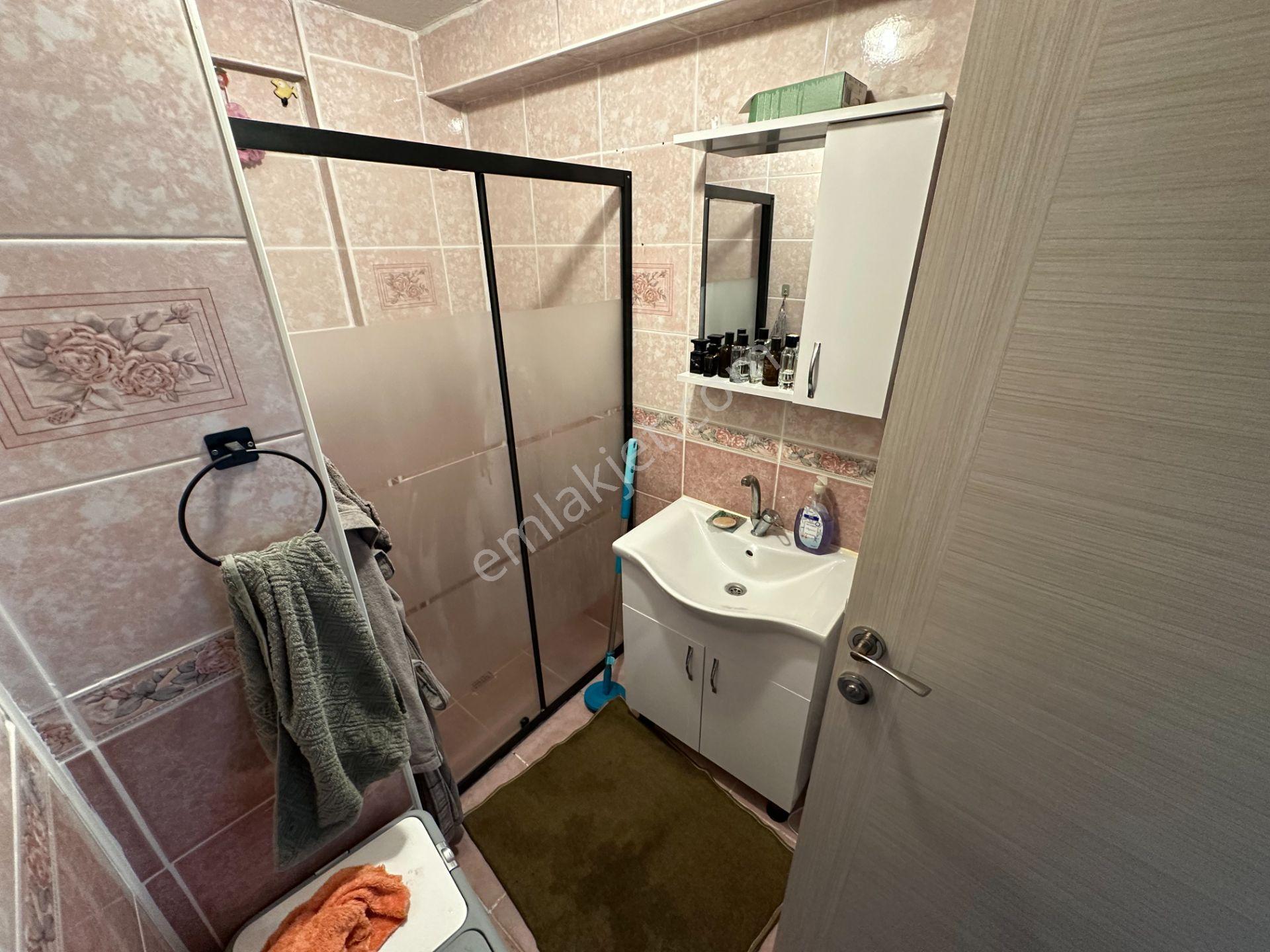 Remax Ümraniye Armağanevler Ayrı Giriş Satılık 3+1 Dubleks Daire - Görsel 8