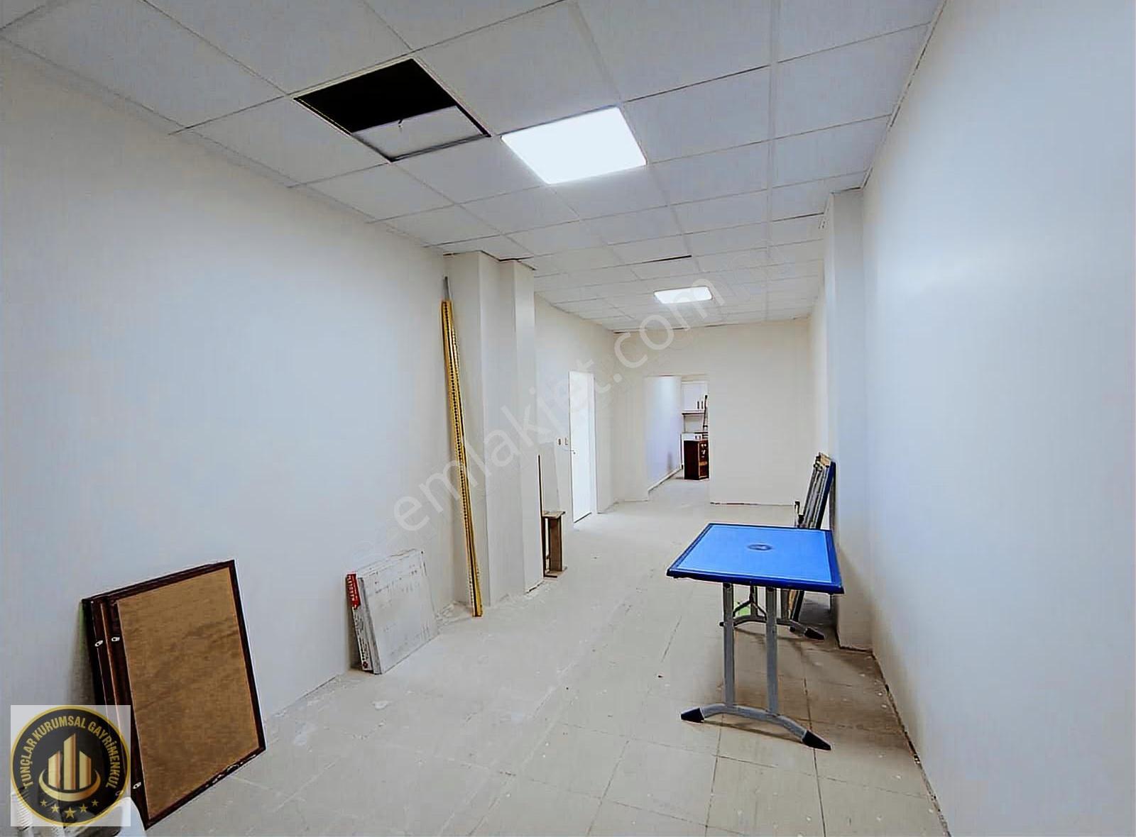 Kent Meydanı Civarı (230 M2) Ana Caddeye Sıfır Köşe Başı Dükkan - Görsel 10