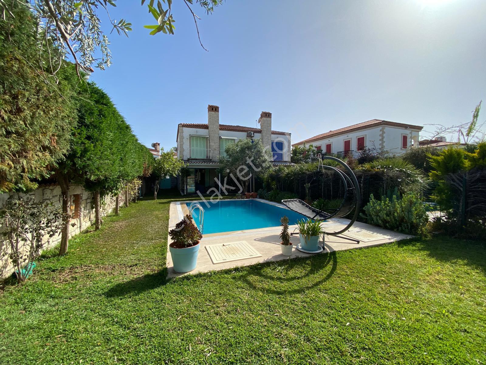 Alaçatı Hacımemiş'de Kiralık Müstakil Havuzlu Müstakil 4+1 Lüks Taş Villa - Görsel 6