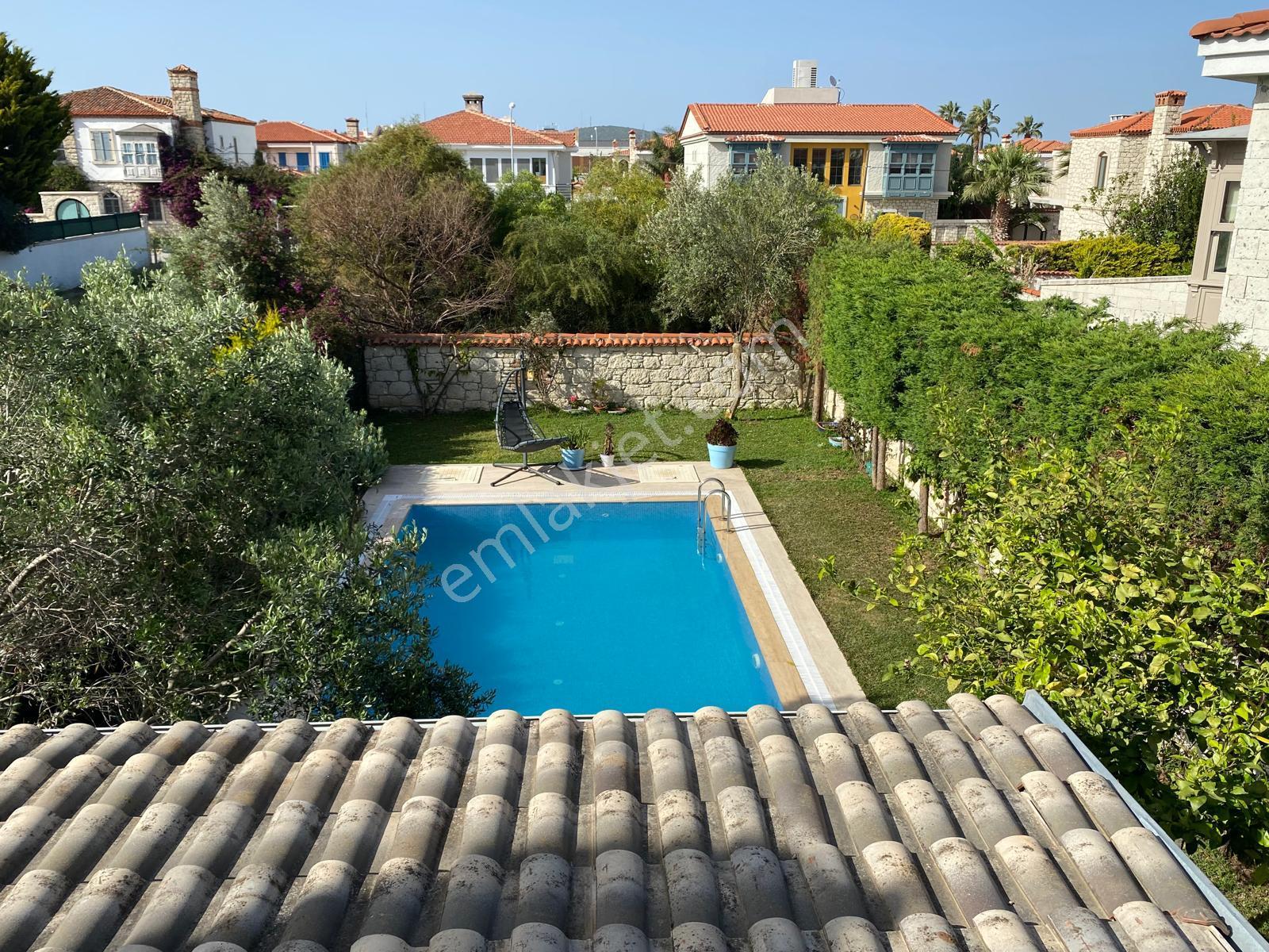 Alaçatı Hacımemiş'de Kiralık Müstakil Havuzlu Müstakil 4+1 Lüks Taş Villa - Görsel 26