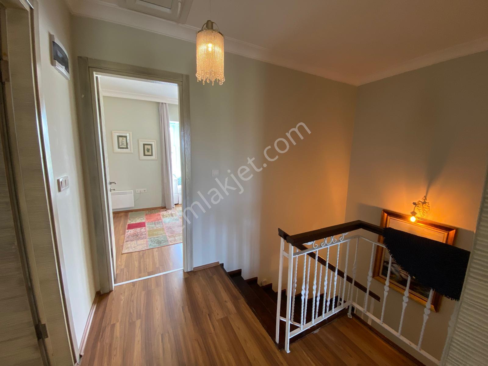 Alaçatı Hacımemiş'de Kiralık Müstakil Havuzlu Müstakil 4+1 Lüks Taş Villa - Görsel 27