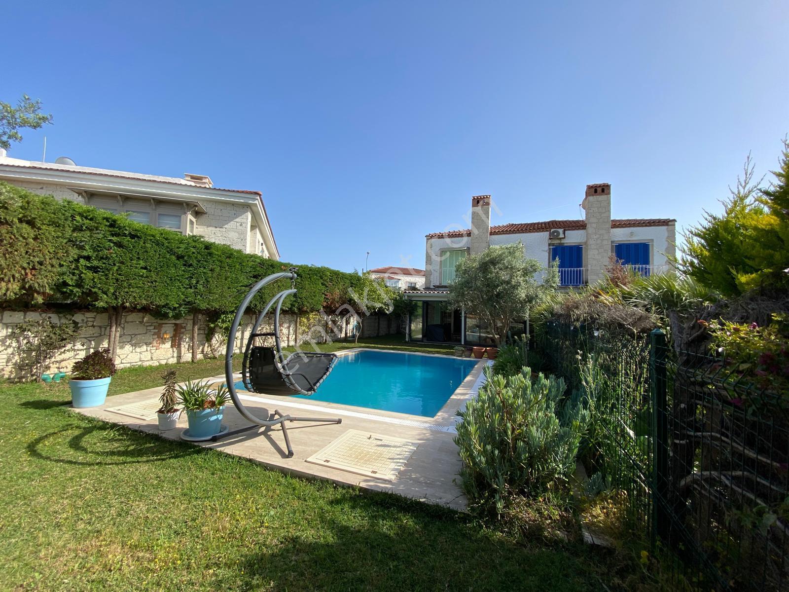 Alaçatı Hacımemiş'de Kiralık Müstakil Havuzlu Müstakil 4+1 Lüks Taş Villa - Görsel 7