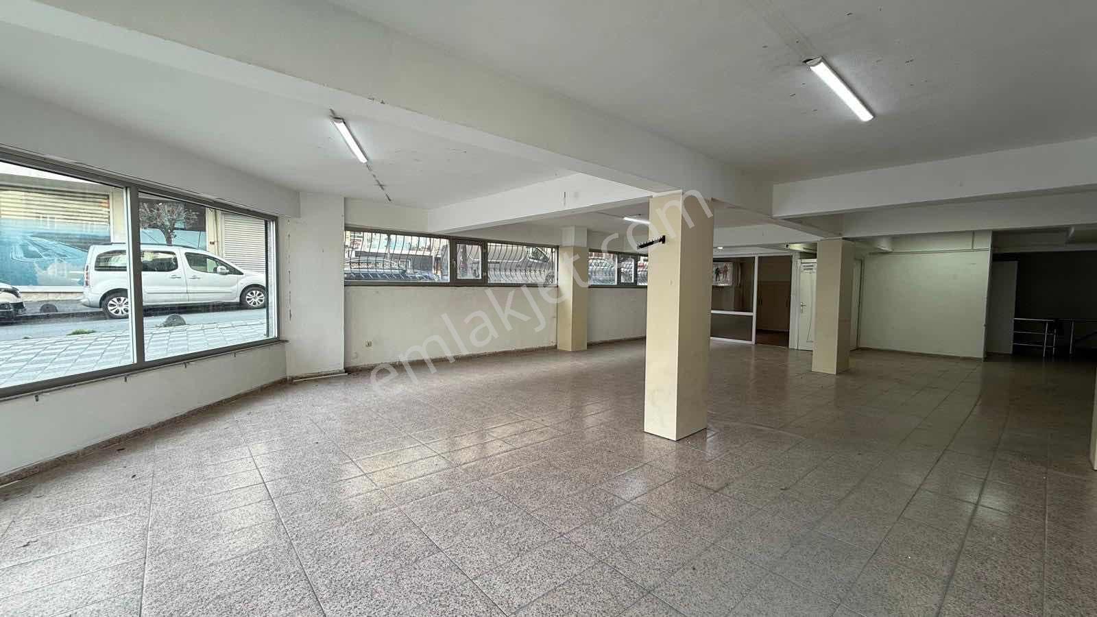 İkitelli´de İşlek Konumda 270 M² Satılık Dükkan Fırsatı - Görsel 3
