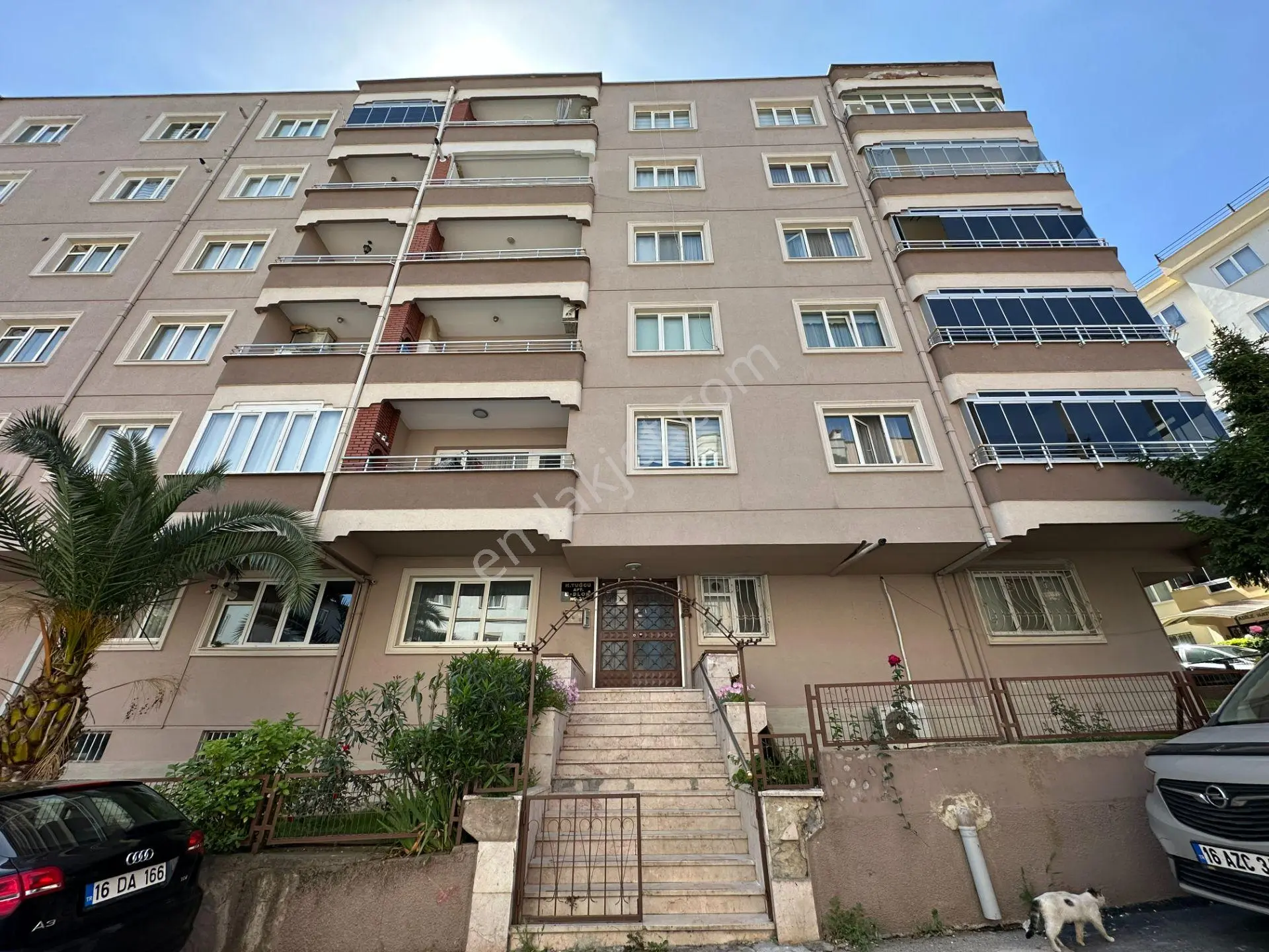 Osmangazi Hüdavendigar Mah. Tuğcu Apt. 200 M2 4+1 Satılık Daire