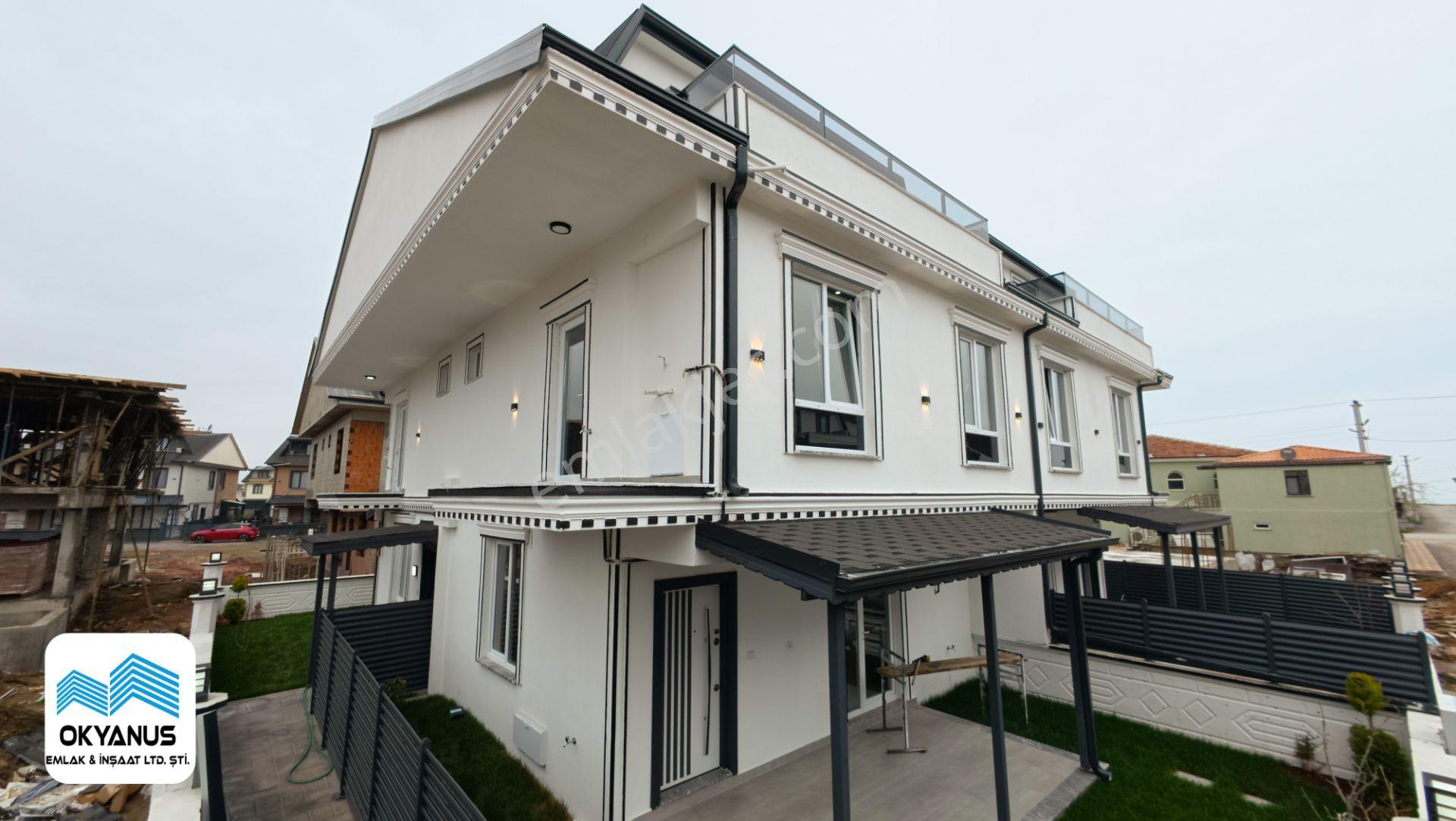 Kocaali'de Satılık 3+1 Denize Komşu Fırsat Villa