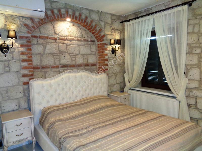 Alaçatı Köyiçinde 4+1 Havuzlu Sezonluk Kiralık Ultra Lüks Taş Ev - Görsel 30
