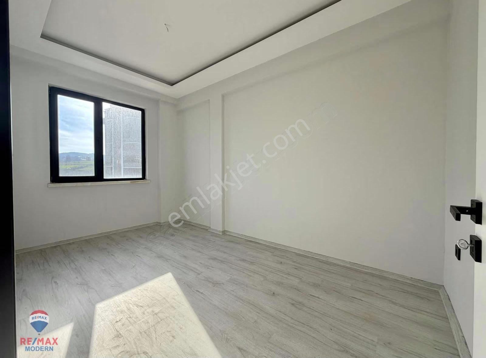 Aydınlık Caddesine Cephe Satılık Önü Açık Sıfır Lüks 1+1 - Görsel 8