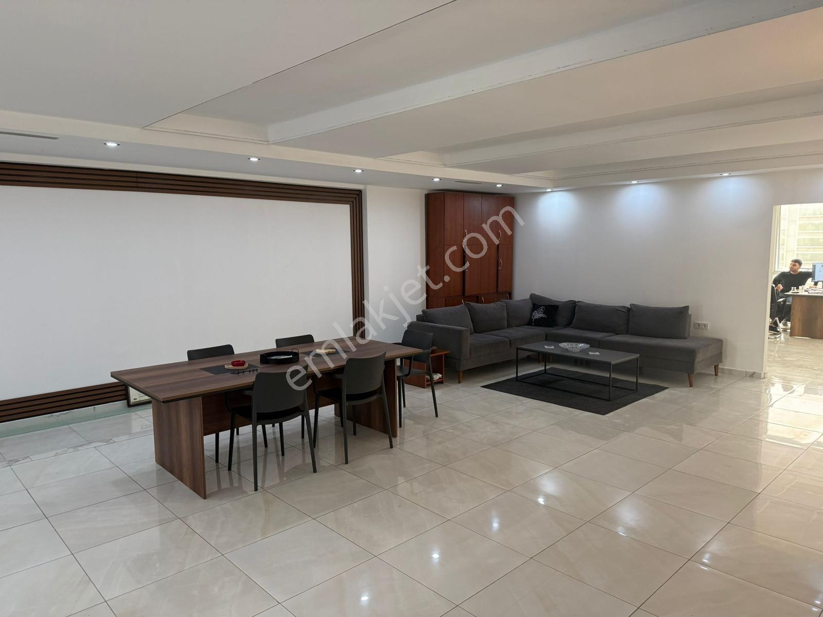 Zorlu Gayrimenkul'den İş Merkezinde 220m2 Kiralık Ofis Katı - Görsel 4