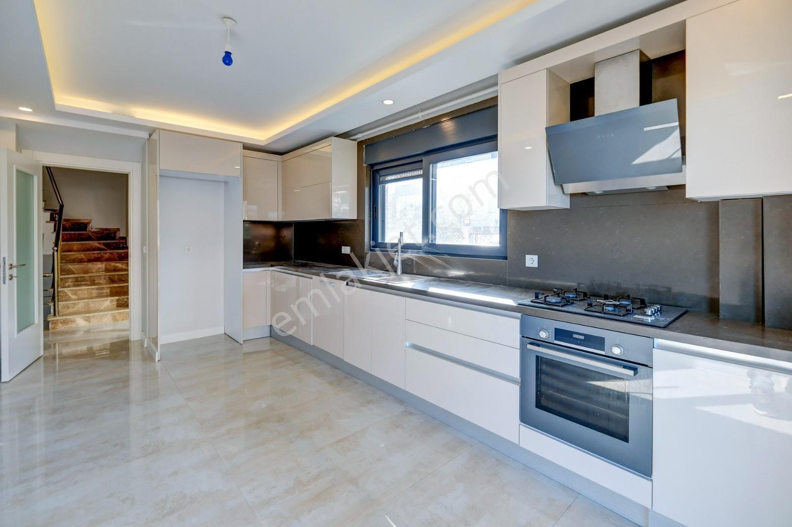 Balibey Harmankaya Kapanmaz Deniz Manzaralı Kiralık Lüks Villa - Görsel 27