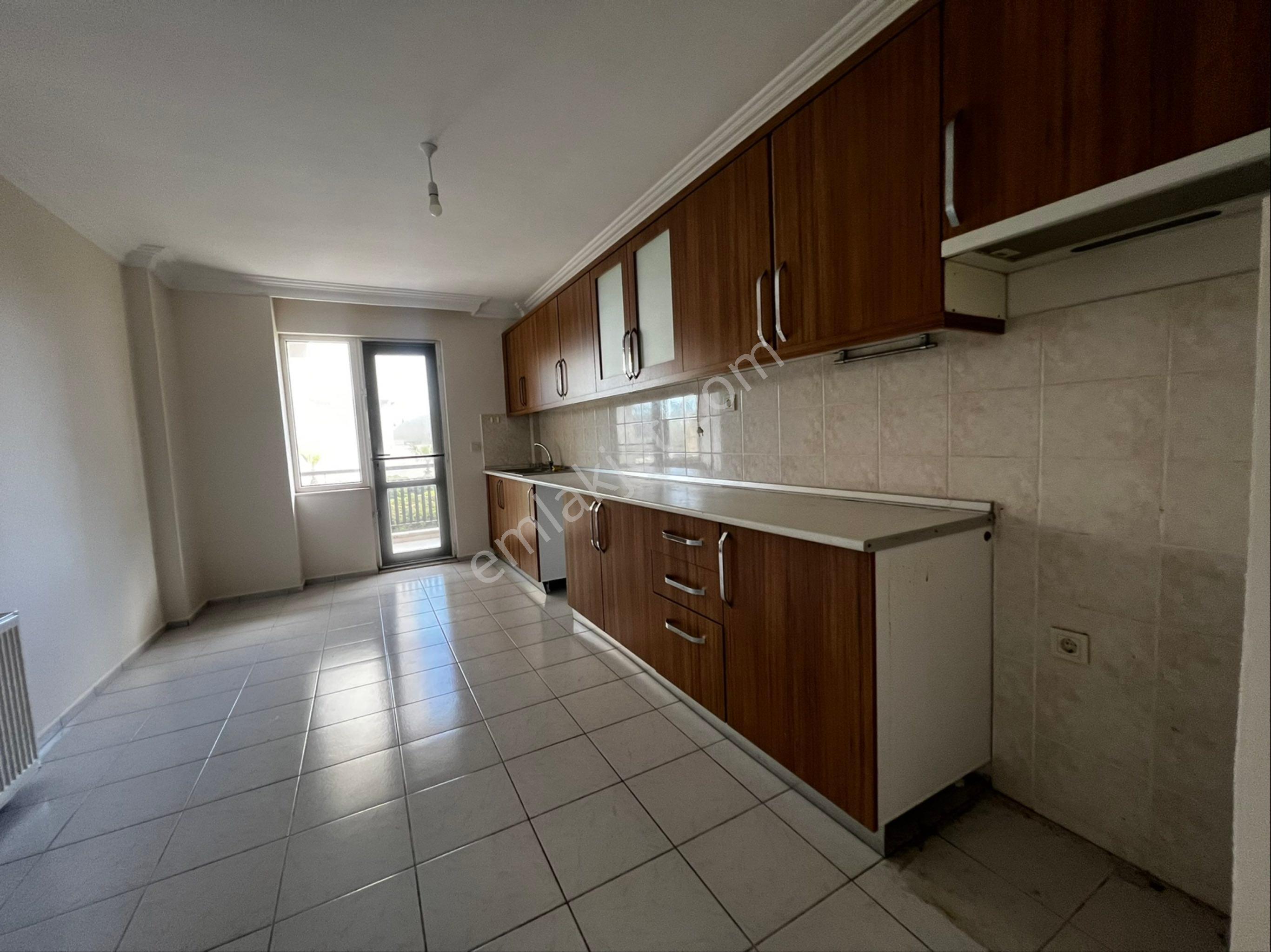 Liman Mahallesinde 4+1 Ayrı Mutfak Boş Kiralık Daire - Görsel 15